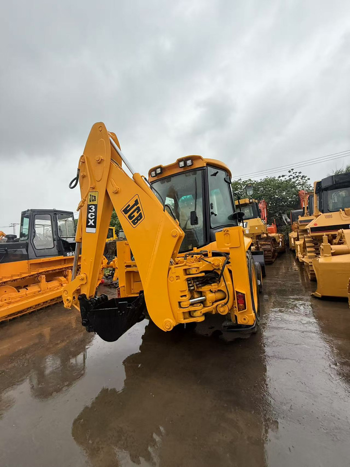 JCB 3CX - Rovokopač-utovarivač: slika JCB 3CX - Rovokopač-utovarivač JCB 3CX - Rovokopač-utovarivač: slika JCB 3CX - Rovokopač-utovarivač