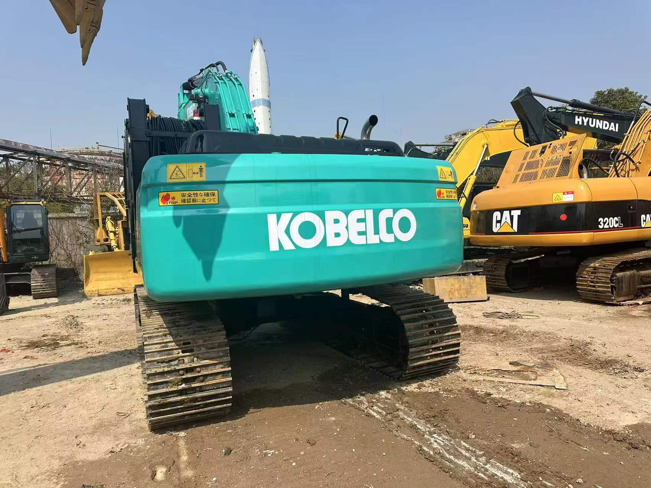 KOBELCO SK200-8 - Mini bager: slika KOBELCO SK200-8 - Mini bager KOBELCO SK200-8 - Mini bager: slika KOBELCO SK200-8 - Mini bager