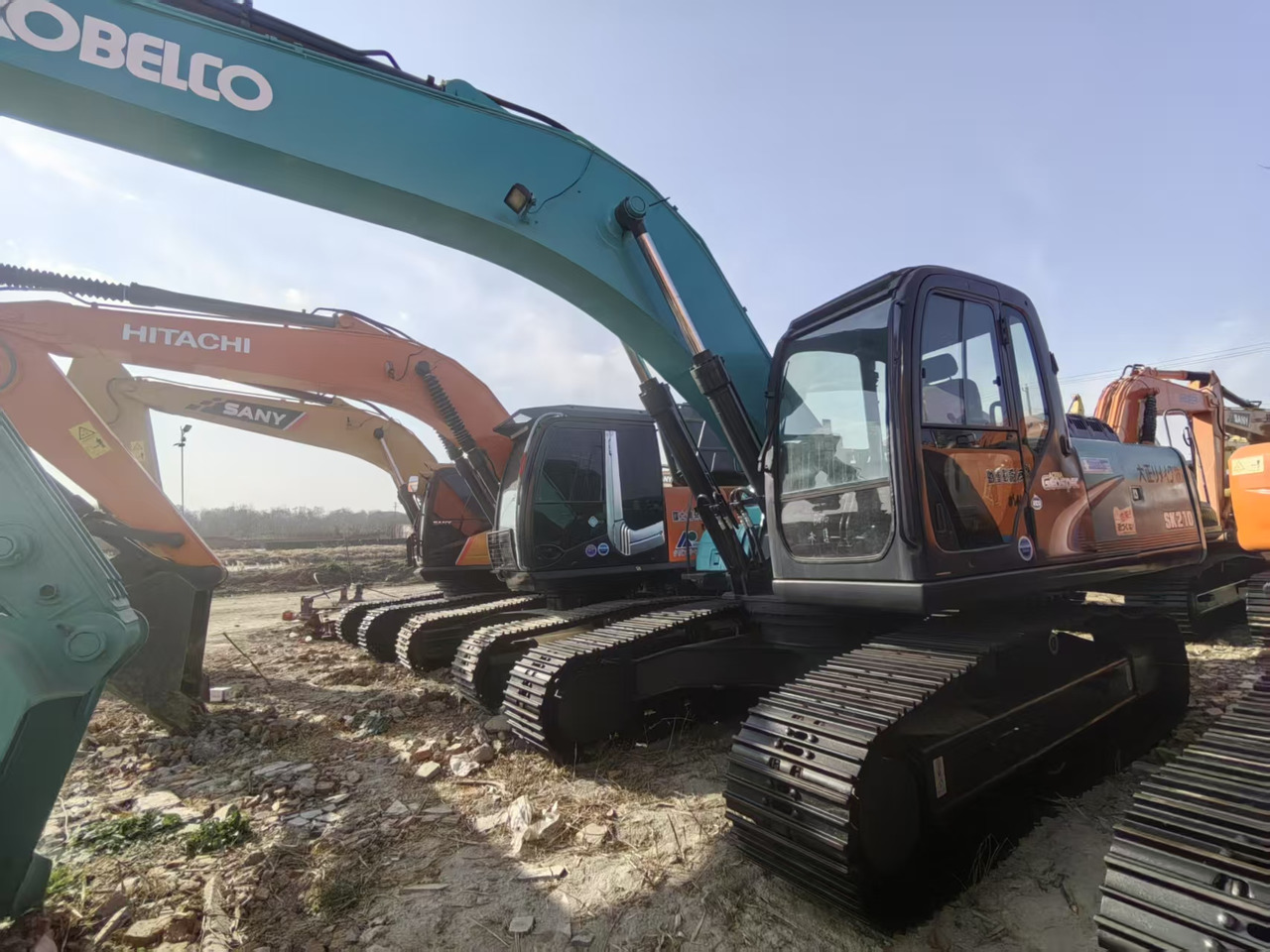KOBELCO SK210-8 - Mini bager: slika KOBELCO SK210-8 - Mini bager KOBELCO SK210-8 - Mini bager: slika KOBELCO SK210-8 - Mini bager