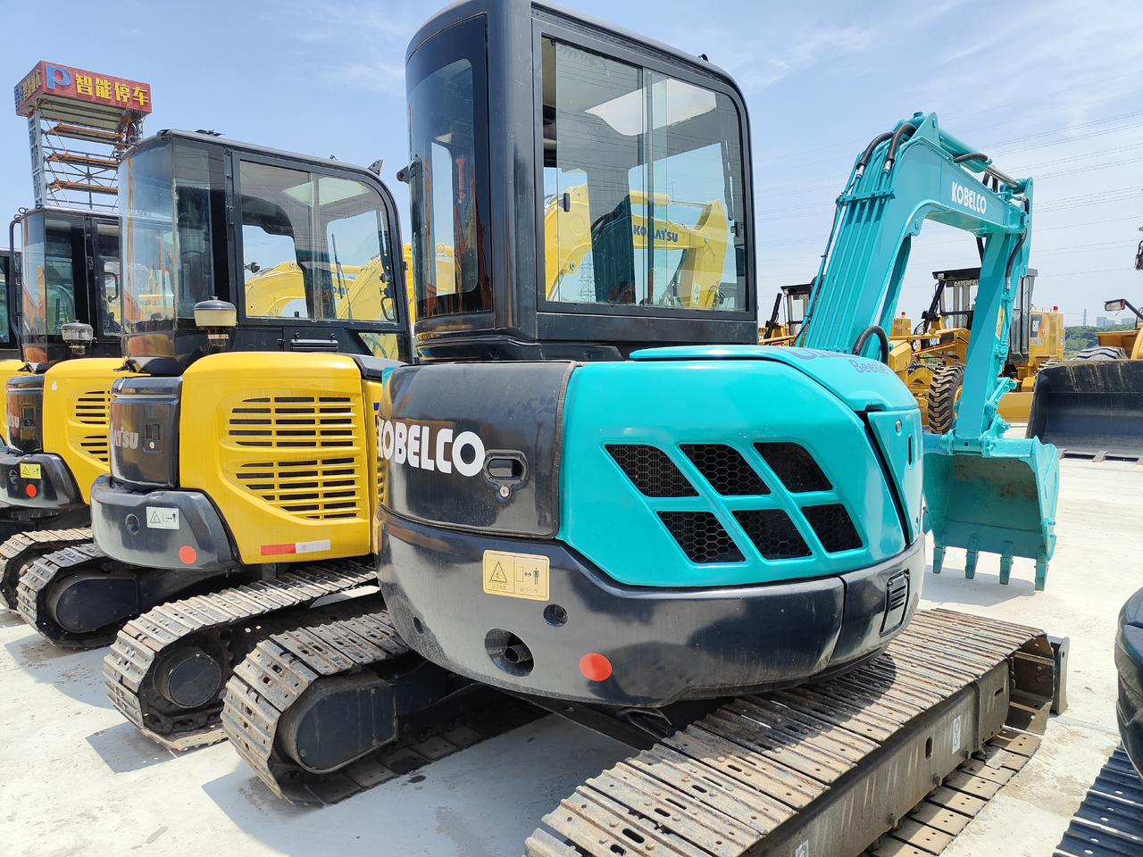 KOBELCO SK45 - Mini bager: slika KOBELCO SK45 - Mini bager KOBELCO SK45 - Mini bager: slika KOBELCO SK45 - Mini bager