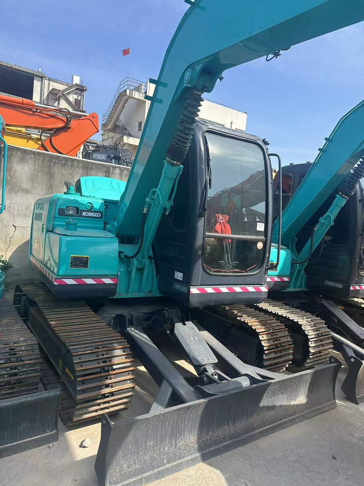 KOBELCO SK75 - Mini bager: slika KOBELCO SK75 - Mini bager KOBELCO SK75 - Mini bager: slika KOBELCO SK75 - Mini bager