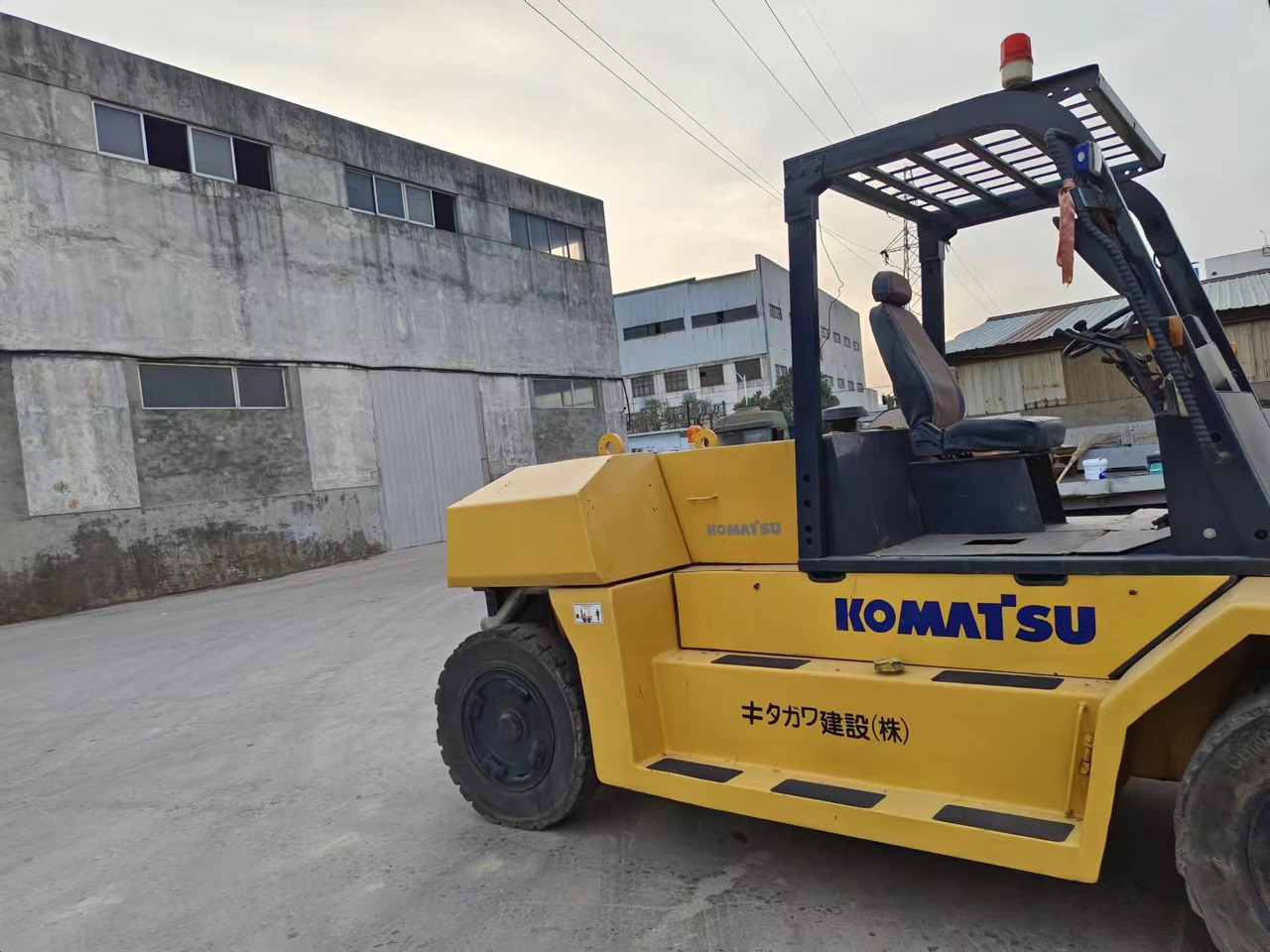 KOMATSU 15-ton - Diesel viličar: slika KOMATSU 15-ton - Diesel viličar KOMATSU 15-ton - Diesel viličar: slika KOMATSU 15-ton - Diesel viličar