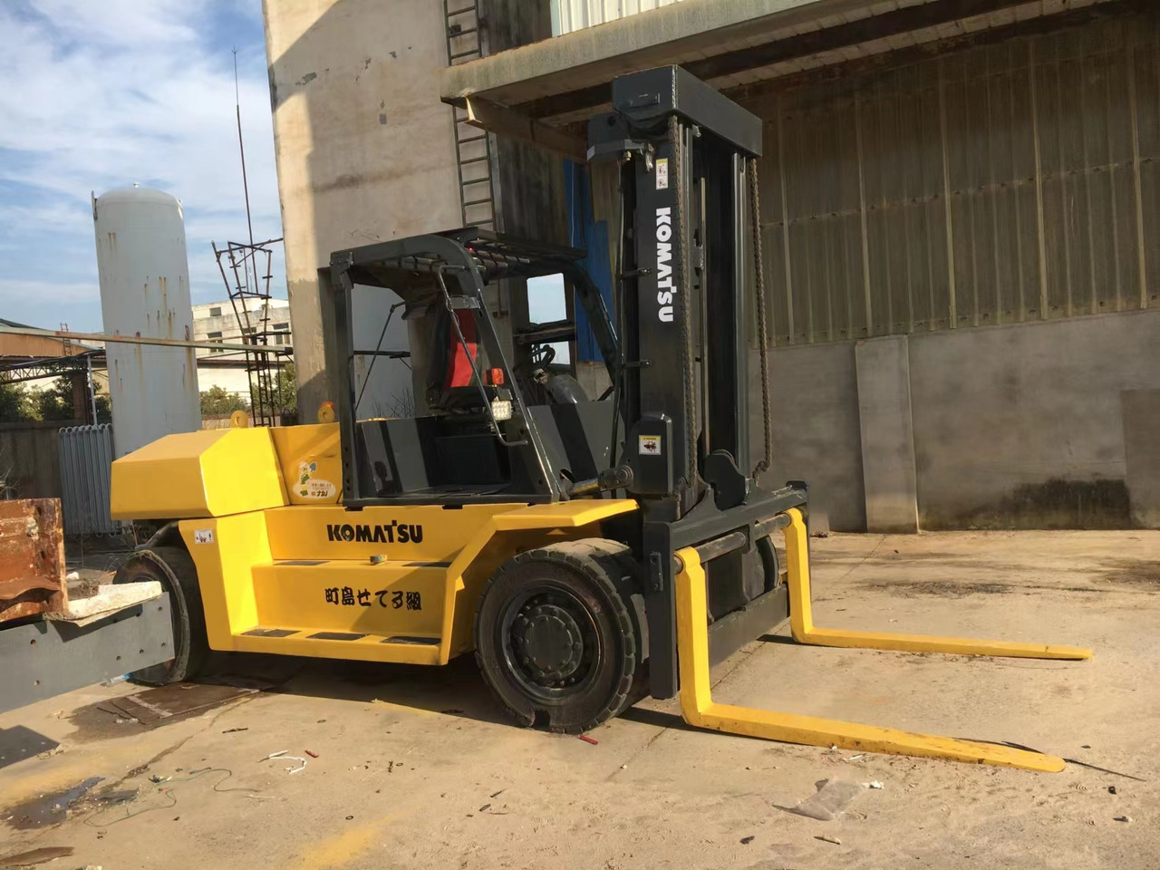 KOMATSU 15-ton - Diesel viličar: slika KOMATSU 15-ton - Diesel viličar KOMATSU 15-ton - Diesel viličar: slika KOMATSU 15-ton - Diesel viličar