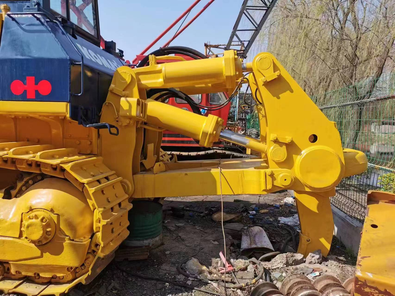 KOMATSU D155A-2 - Buldožer: slika KOMATSU D155A-2 - Buldožer KOMATSU D155A-2 - Buldožer: slika KOMATSU D155A-2 - Buldožer