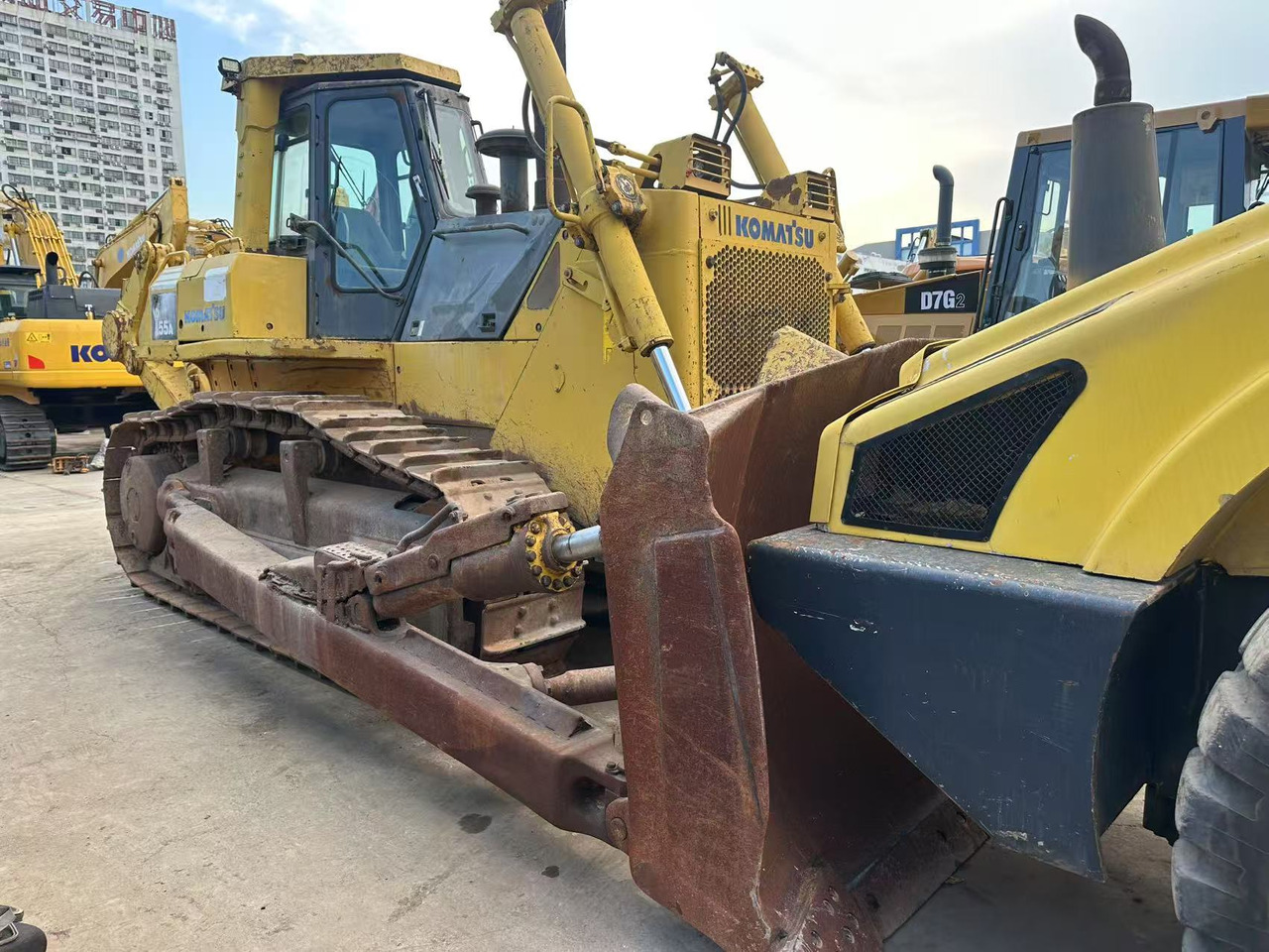 KOMATSU D155A-5 - Buldožer: slika KOMATSU D155A-5 - Buldožer KOMATSU D155A-5 - Buldožer: slika KOMATSU D155A-5 - Buldožer
