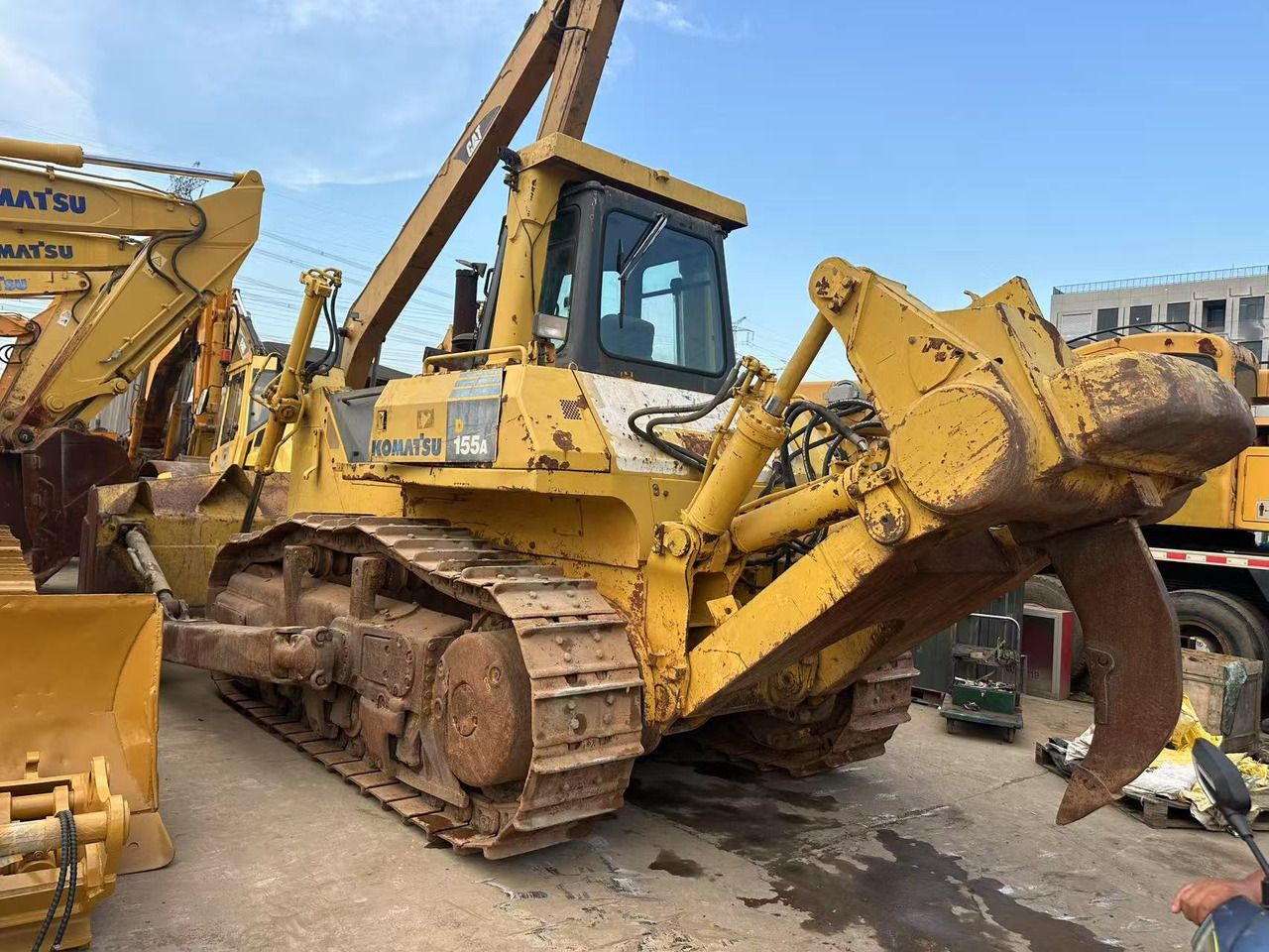 KOMATSU D155A-5 - Buldožer: slika KOMATSU D155A-5 - Buldožer KOMATSU D155A-5 - Buldožer: slika KOMATSU D155A-5 - Buldožer