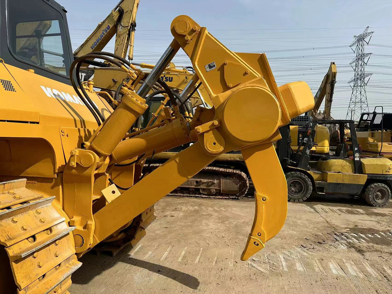 KOMATSU D155A-5 - Buldožer: slika KOMATSU D155A-5 - Buldožer KOMATSU D155A-5 - Buldožer: slika KOMATSU D155A-5 - Buldožer
