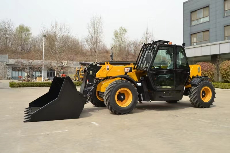 KOMATSU Longer boom - Diesel viličar: slika KOMATSU Longer boom - Diesel viličar KOMATSU Longer boom - Diesel viličar: slika KOMATSU Longer boom - Diesel viličar