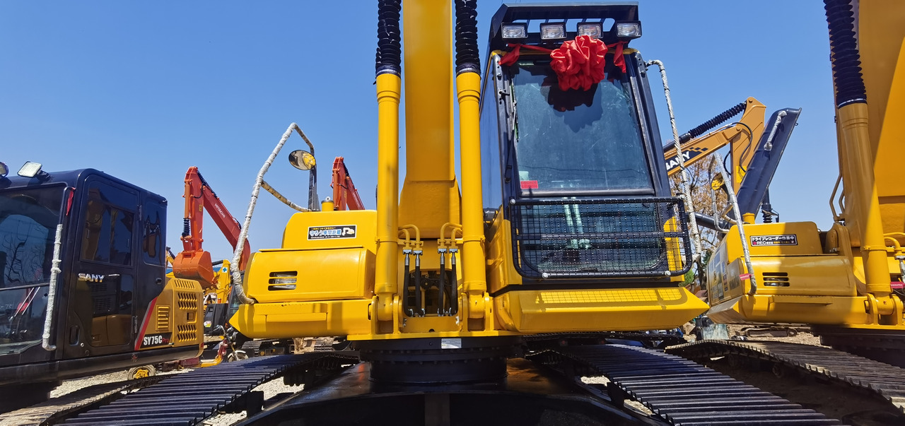 KOMATSU PC240-8 - Bager gusjeničar: slika KOMATSU PC240-8 - Bager gusjeničar KOMATSU PC240-8 - Bager gusjeničar: slika KOMATSU PC240-8 - Bager gusjeničar