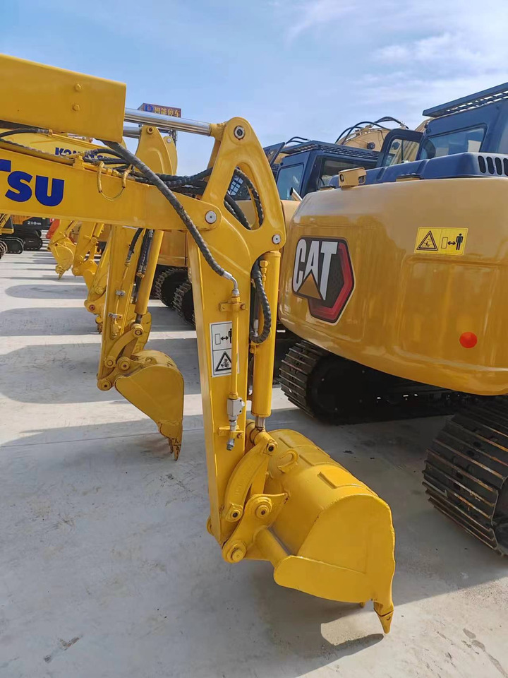 KOMATSU PC30 - Bager gusjeničar: slika KOMATSU PC30 - Bager gusjeničar KOMATSU PC30 - Bager gusjeničar: slika KOMATSU PC30 - Bager gusjeničar