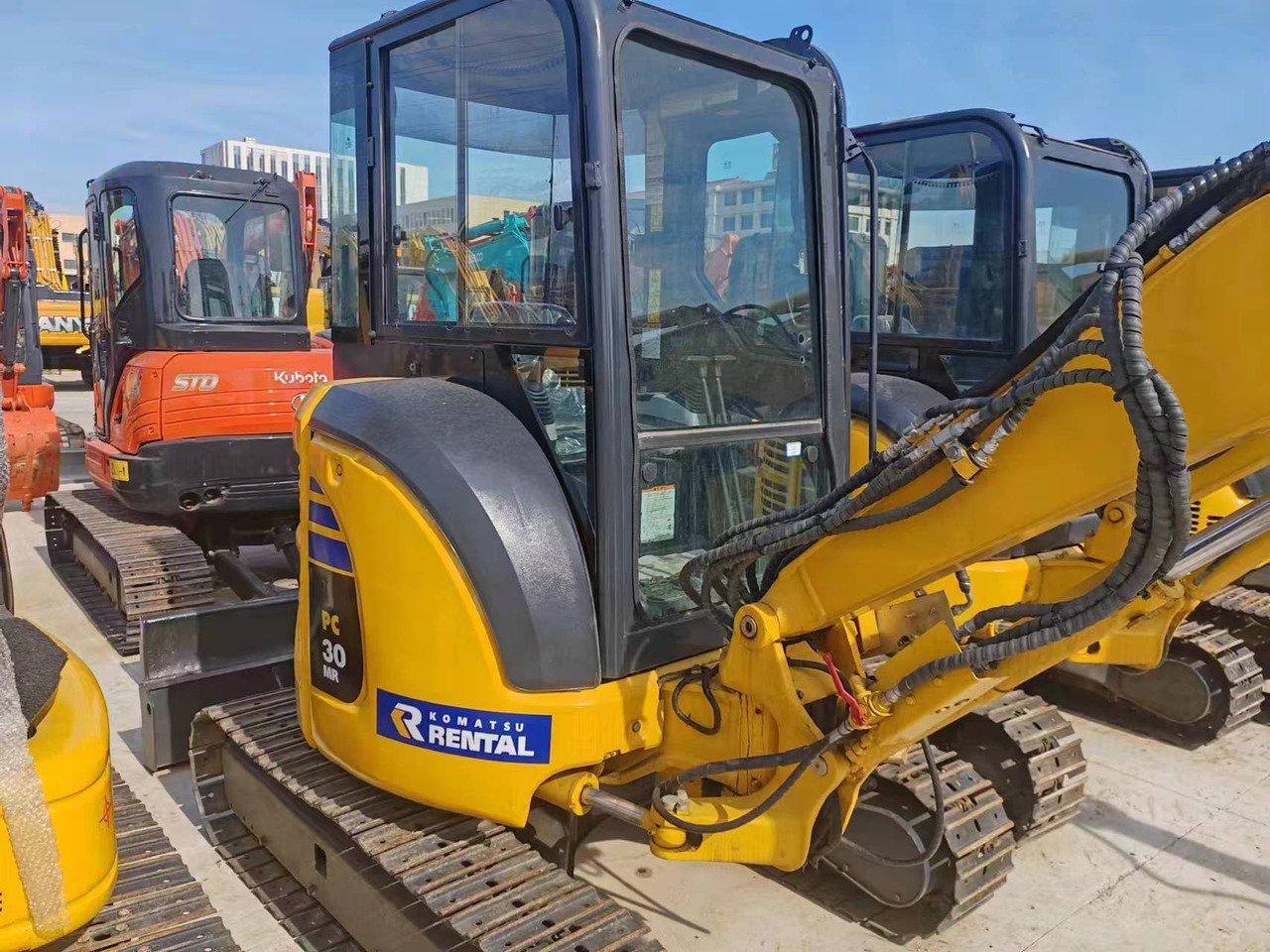 KOMATSU PC30 - Bager gusjeničar: slika KOMATSU PC30 - Bager gusjeničar KOMATSU PC30 - Bager gusjeničar: slika KOMATSU PC30 - Bager gusjeničar