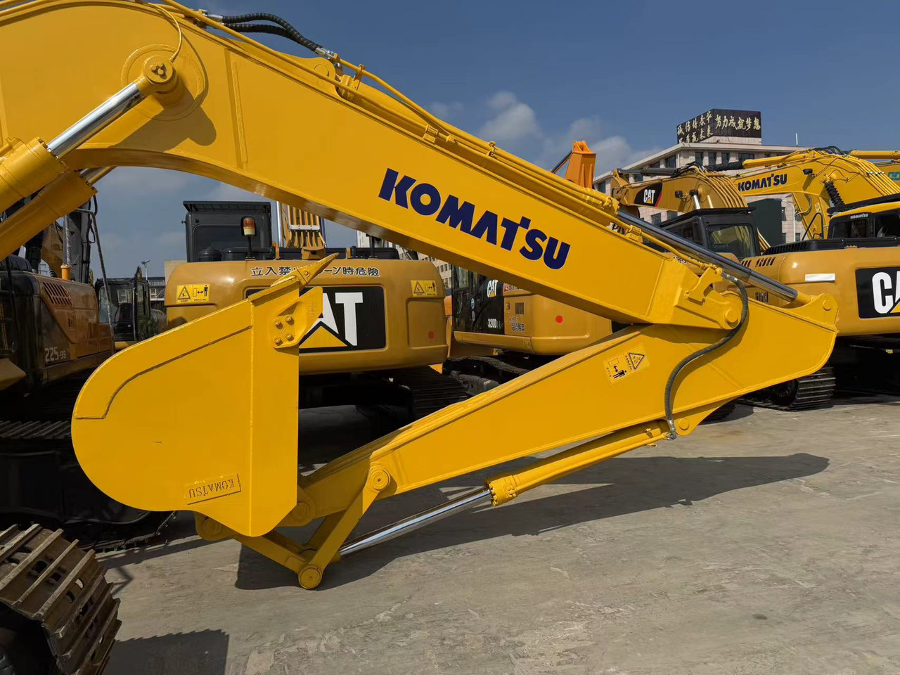 KOMATSU PC300-8 - Bager gusjeničar: slika KOMATSU PC300-8 - Bager gusjeničar KOMATSU PC300-8 - Bager gusjeničar: slika KOMATSU PC300-8 - Bager gusjeničar