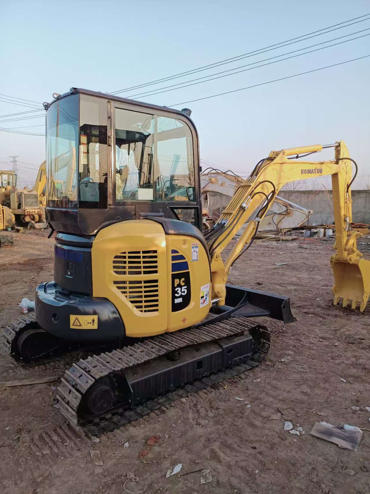 KOMATSU PC35 - Mini bager: slika KOMATSU PC35 - Mini bager KOMATSU PC35 - Mini bager: slika KOMATSU PC35 - Mini bager