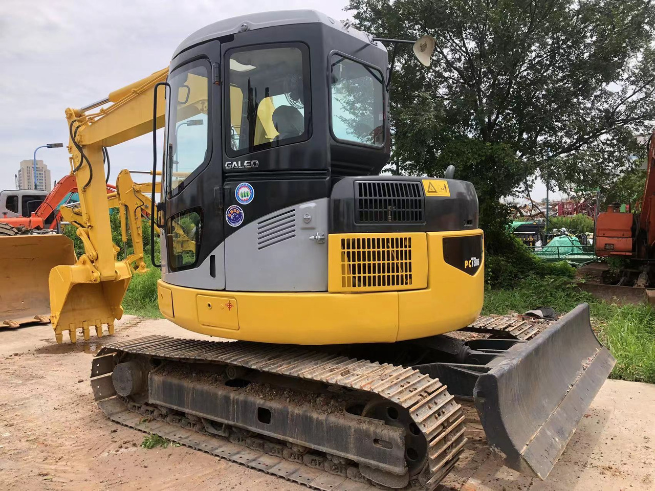 KOMATSU PC70-8 - Mini bager: slika KOMATSU PC70-8 - Mini bager KOMATSU PC70-8 - Mini bager: slika KOMATSU PC70-8 - Mini bager