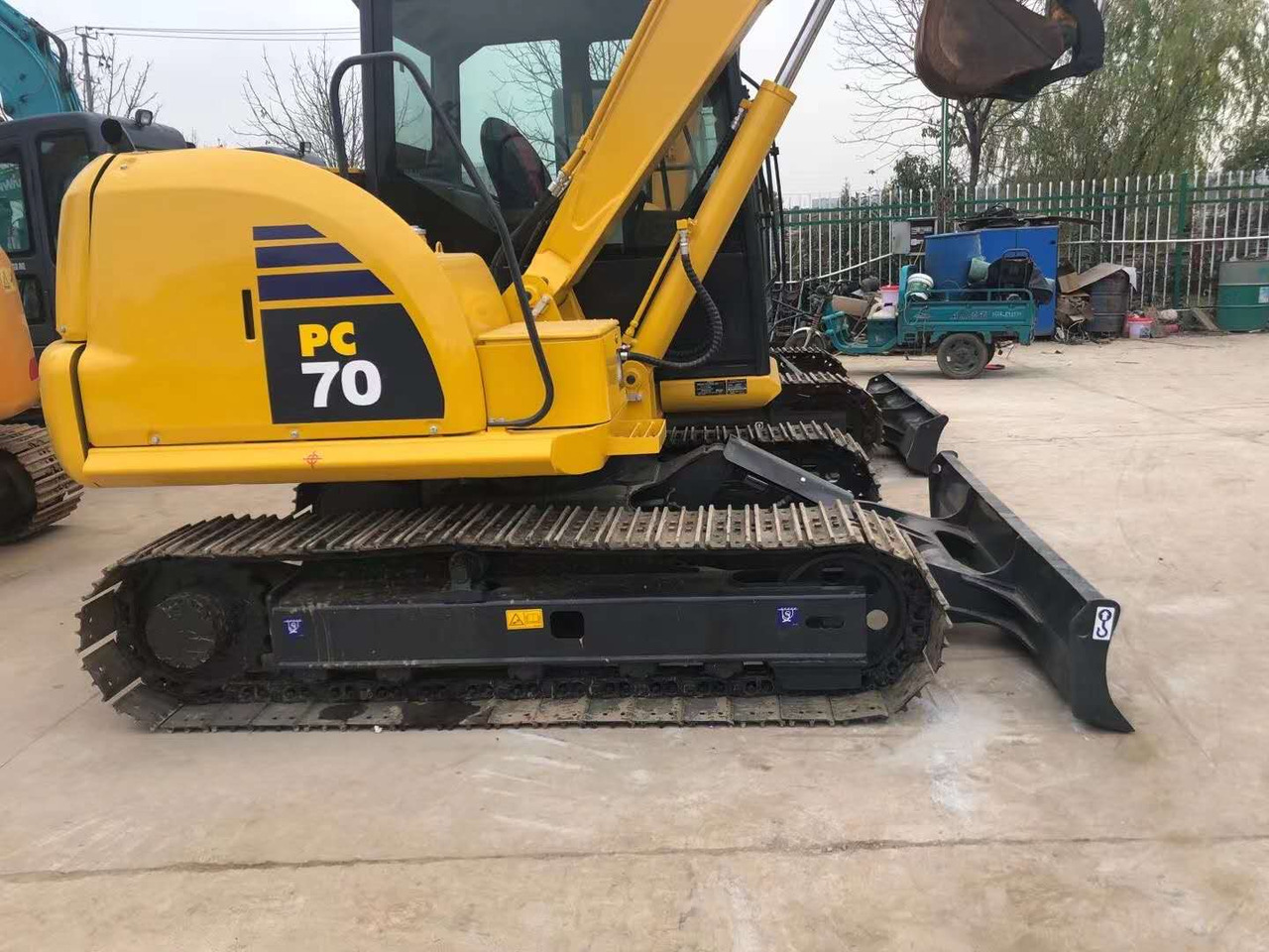 KOMATSU PC70-8 - Bager gusjeničar: slika KOMATSU PC70-8 - Bager gusjeničar KOMATSU PC70-8 - Bager gusjeničar: slika KOMATSU PC70-8 - Bager gusjeničar