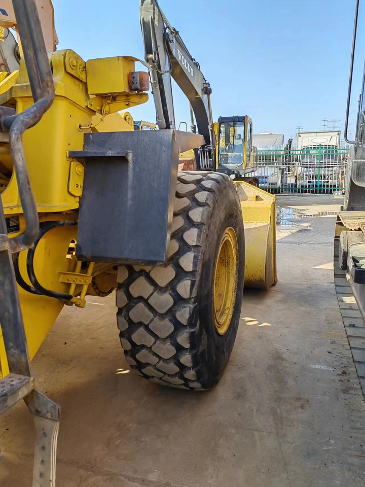 KOMATSU WA320-3 - Utovarivač na kotačima: slika KOMATSU WA320-3 - Utovarivač na kotačima KOMATSU WA320-3 - Utovarivač na kotačima: slika KOMATSU WA320-3 - Utovarivač na kotačima