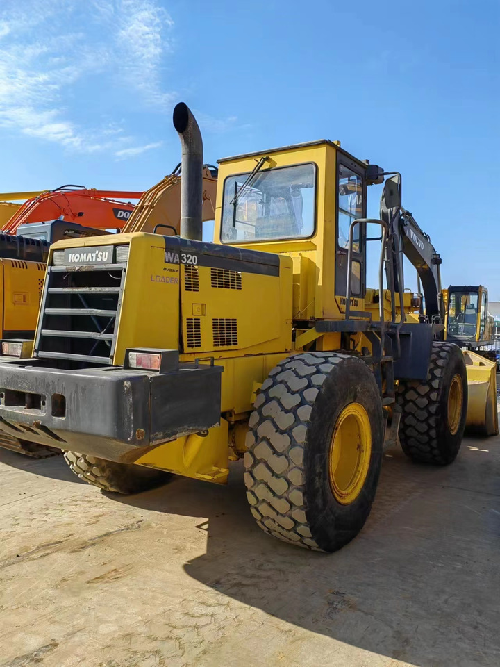 KOMATSU WA320-3 - Utovarivač na kotačima: slika KOMATSU WA320-3 - Utovarivač na kotačima KOMATSU WA320-3 - Utovarivač na kotačima: slika KOMATSU WA320-3 - Utovarivač na kotačima
