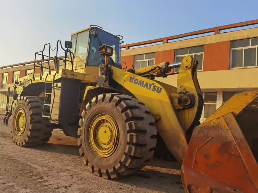 KOMATSU WA600-6 - Utovarivač na kotačima: slika KOMATSU WA600-6 - Utovarivač na kotačima KOMATSU WA600-6 - Utovarivač na kotačima: slika KOMATSU WA600-6 - Utovarivač na kotačima