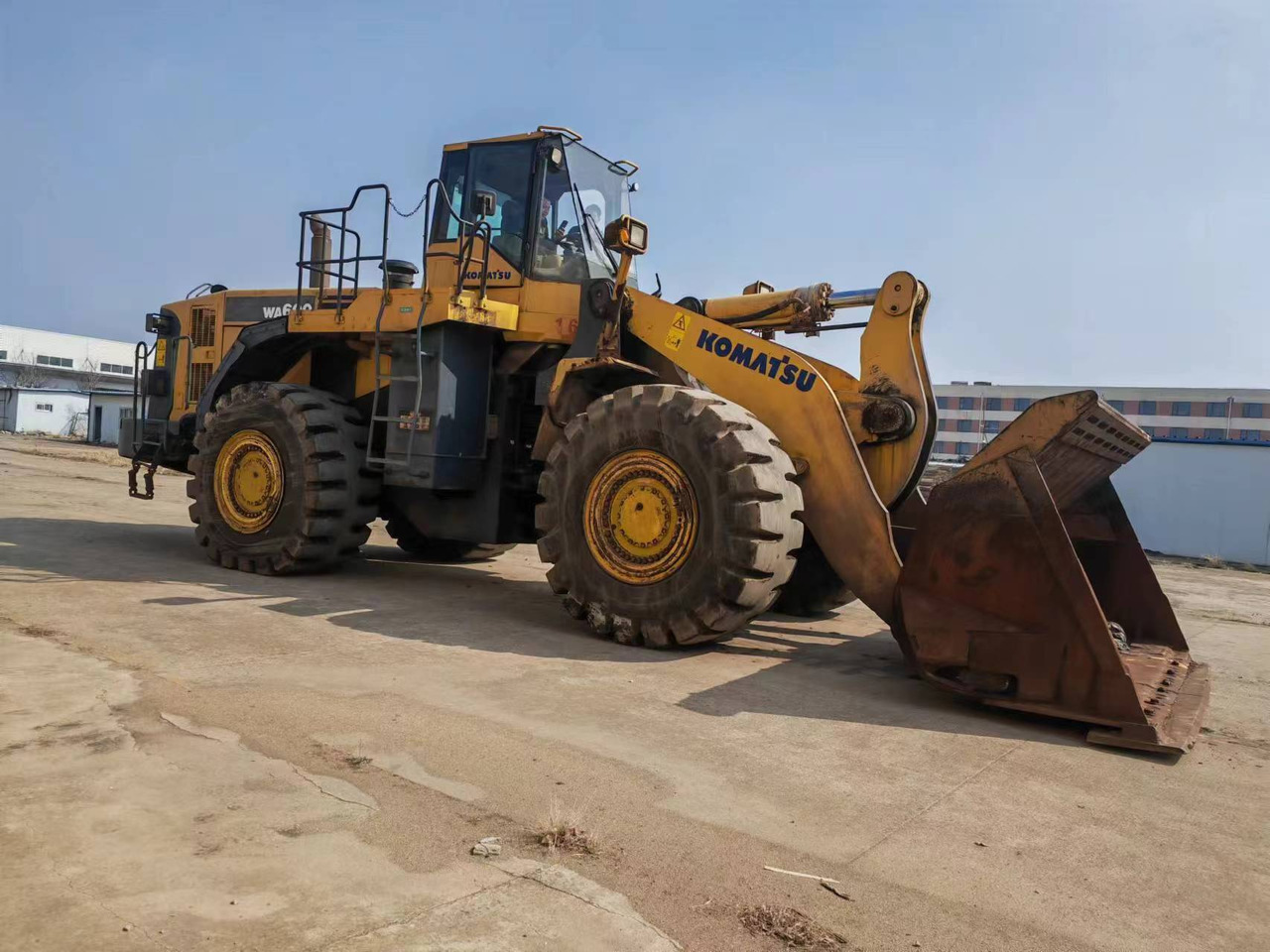 KOMATSU WA600-6 - Utovarivač na kotačima: slika KOMATSU WA600-6 - Utovarivač na kotačima KOMATSU WA600-6 - Utovarivač na kotačima: slika KOMATSU WA600-6 - Utovarivač na kotačima