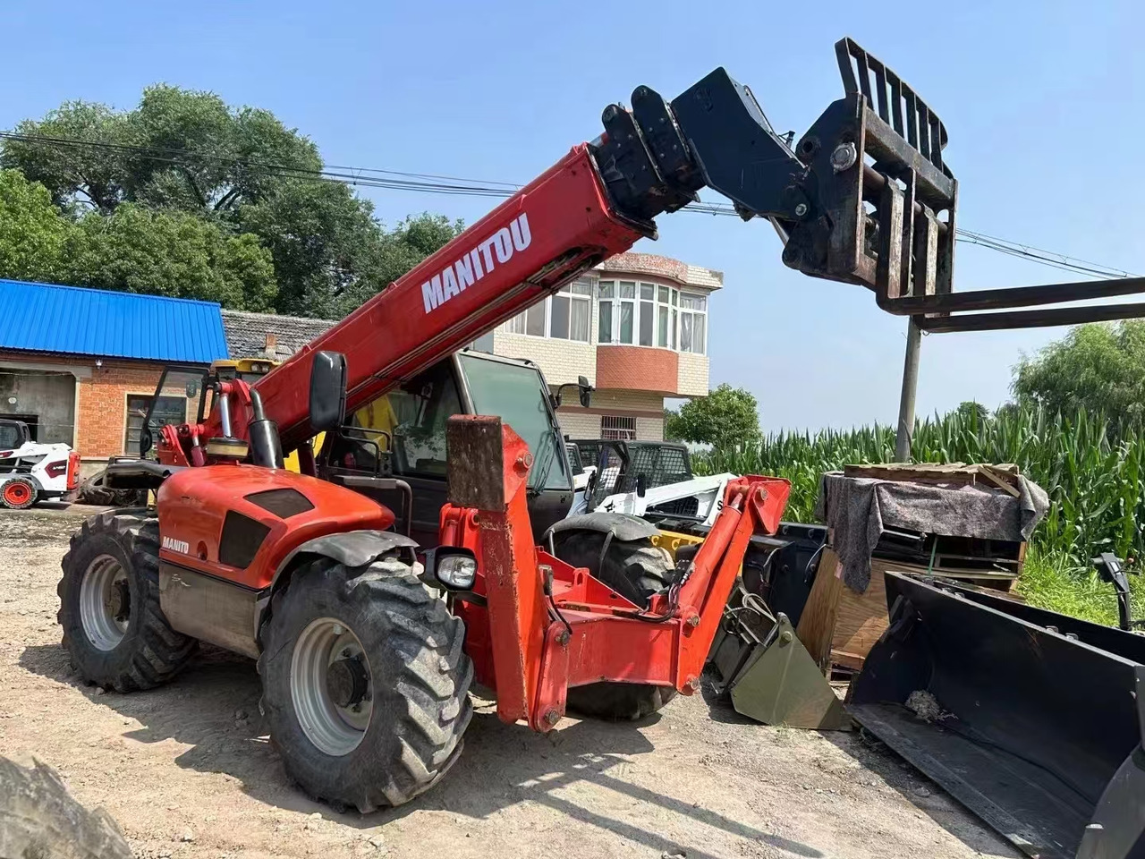 MANITOU MT1740SLT - Teleskopski rukovatelj: slika MANITOU MT1740SLT - Teleskopski rukovatelj MANITOU MT1740SLT - Teleskopski rukovatelj: slika MANITOU MT1740SLT - Teleskopski rukovatelj