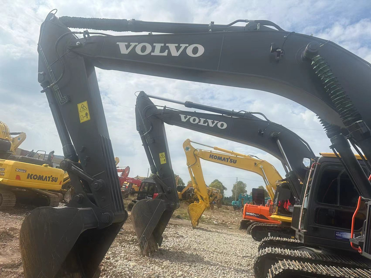 VOLVO EC240 - Bager gusjeničar: slika VOLVO EC240 - Bager gusjeničar VOLVO EC240 - Bager gusjeničar: slika VOLVO EC240 - Bager gusjeničar
