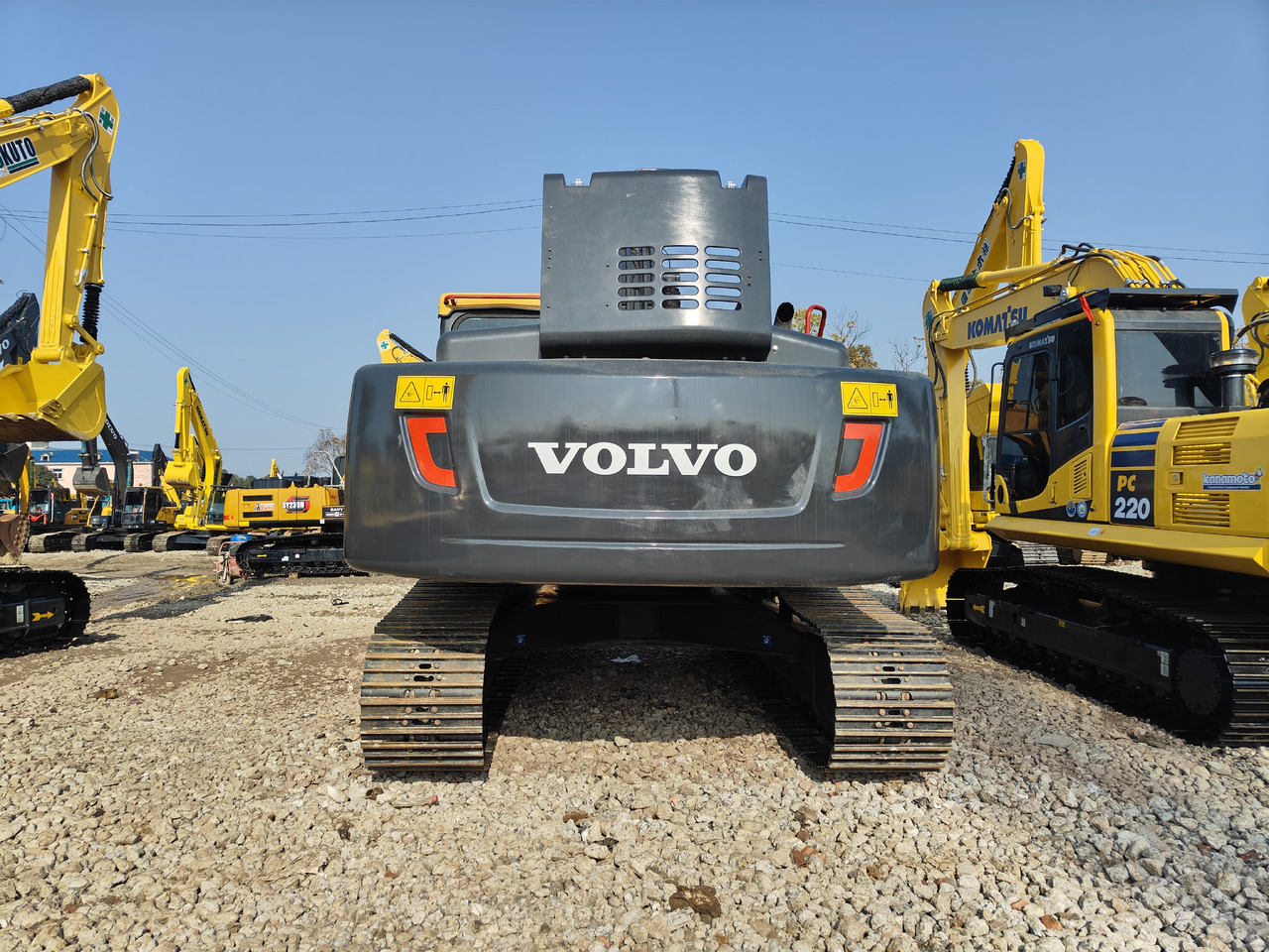 VOLVO EC240 - Bager gusjeničar: slika VOLVO EC240 - Bager gusjeničar VOLVO EC240 - Bager gusjeničar: slika VOLVO EC240 - Bager gusjeničar