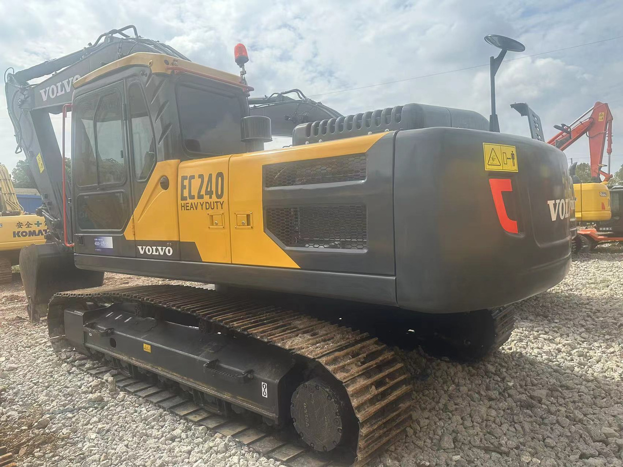 VOLVO EC240 - Bager gusjeničar: slika VOLVO EC240 - Bager gusjeničar VOLVO EC240 - Bager gusjeničar: slika VOLVO EC240 - Bager gusjeničar