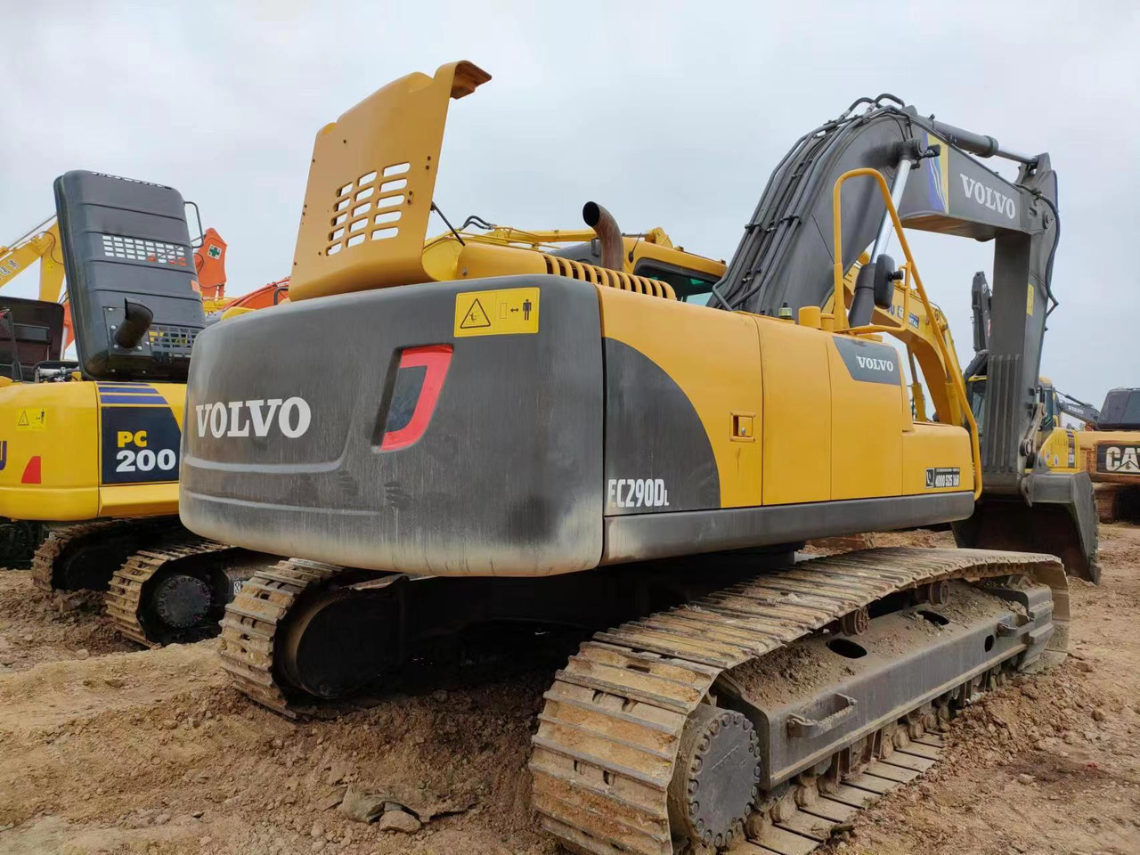 VOLVO EC290 - Bager gusjeničar: slika VOLVO EC290 - Bager gusjeničar VOLVO EC290 - Bager gusjeničar: slika VOLVO EC290 - Bager gusjeničar