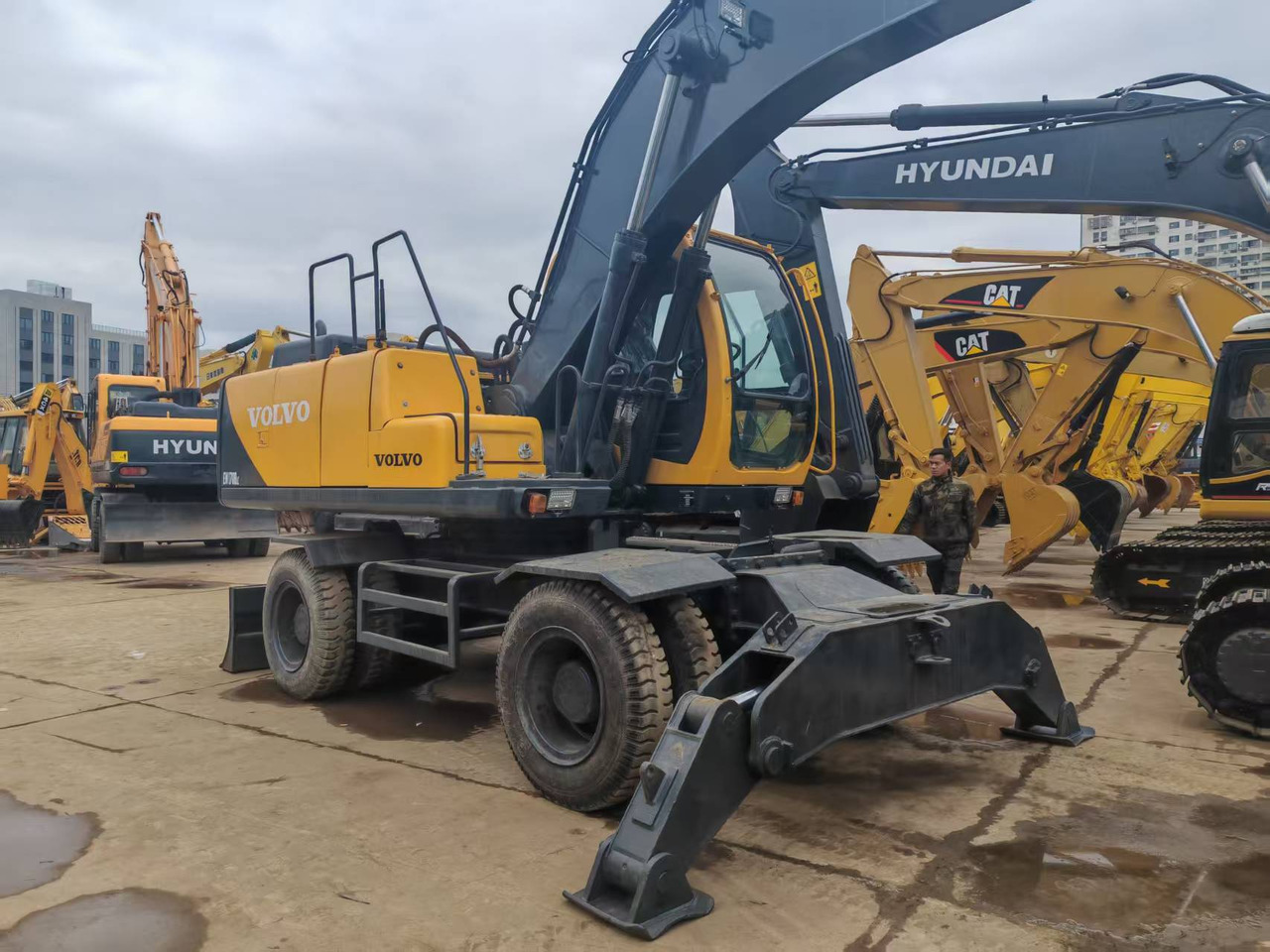 VOLVO EW170BLC - Bager na kotačima: slika VOLVO EW170BLC - Bager na kotačima VOLVO EW170BLC - Bager na kotačima: slika VOLVO EW170BLC - Bager na kotačima