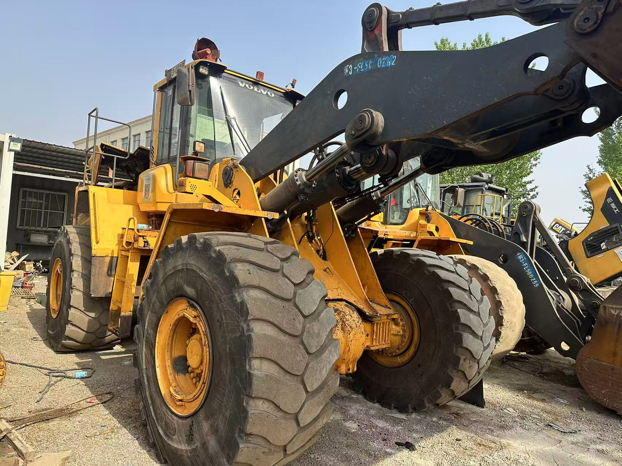VOLVO L220F - Utovarivač na kotačima: slika VOLVO L220F - Utovarivač na kotačima VOLVO L220F - Utovarivač na kotačima: slika VOLVO L220F - Utovarivač na kotačima