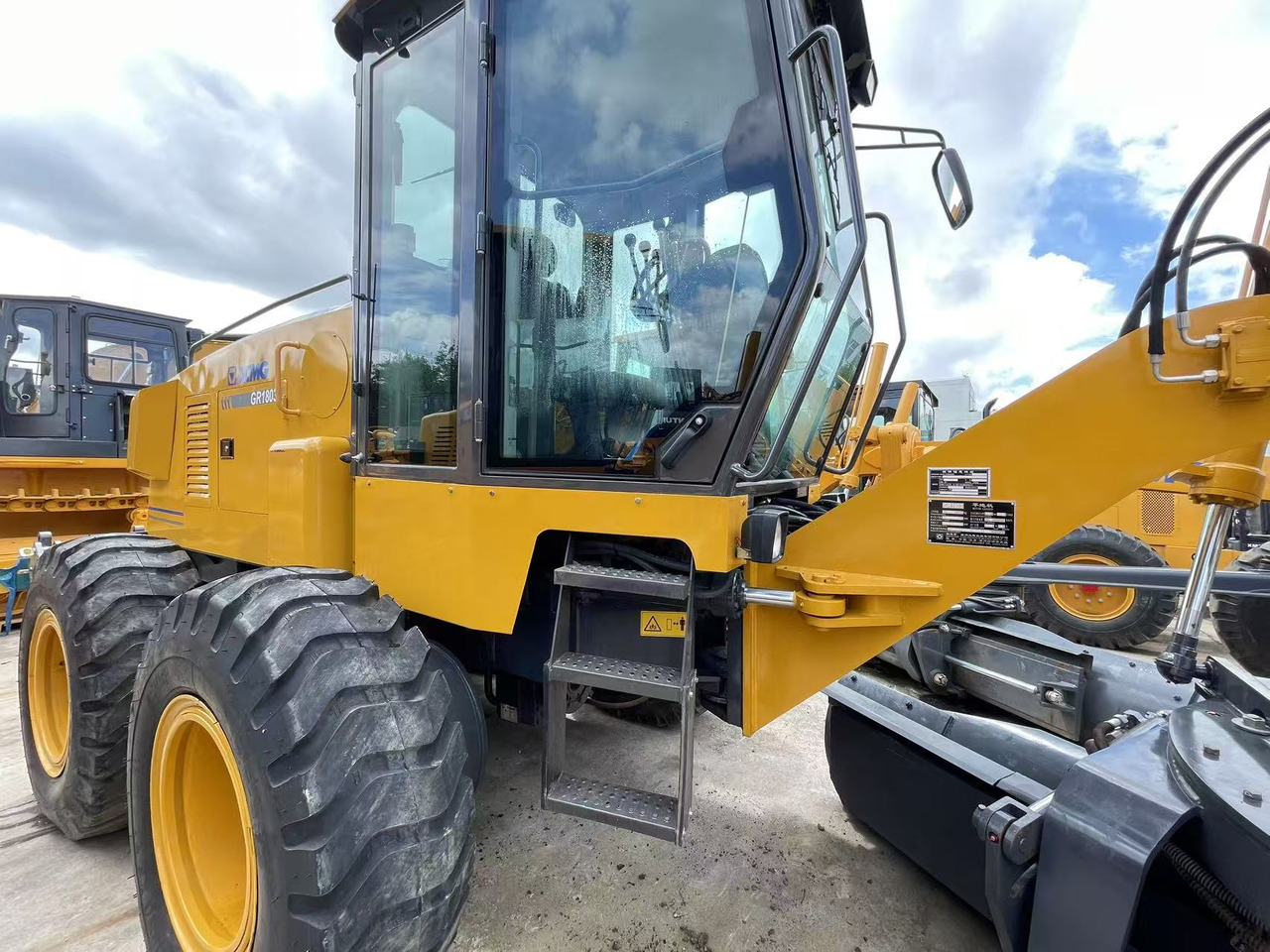 XCMG GR1803 - Grejder: slika XCMG GR1803 - Grejder XCMG GR1803 - Grejder: slika XCMG GR1803 - Grejder