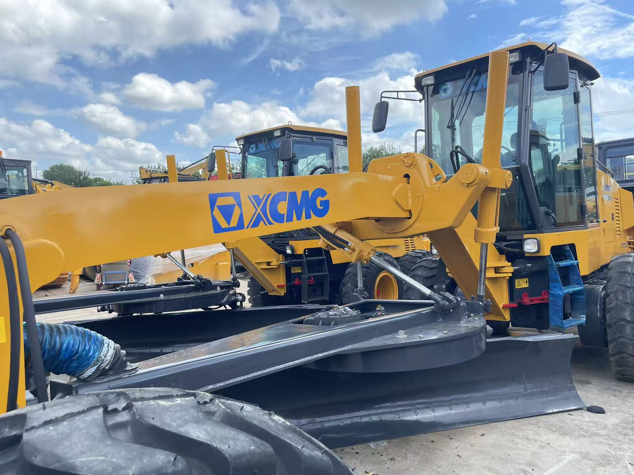 XCMG GR1803 - Grejder: slika XCMG GR1803 - Grejder XCMG GR1803 - Grejder: slika XCMG GR1803 - Grejder