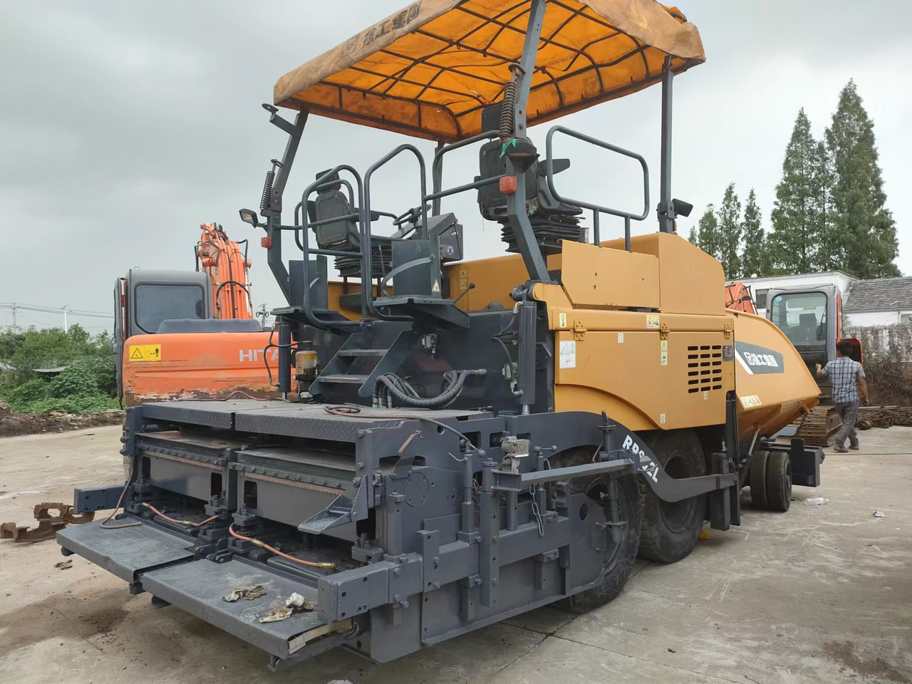 XCMG RP602 - Finišer za asfalt: slika XCMG RP602 - Finišer za asfalt XCMG RP602 - Finišer za asfalt: slika XCMG RP602 - Finišer za asfalt
