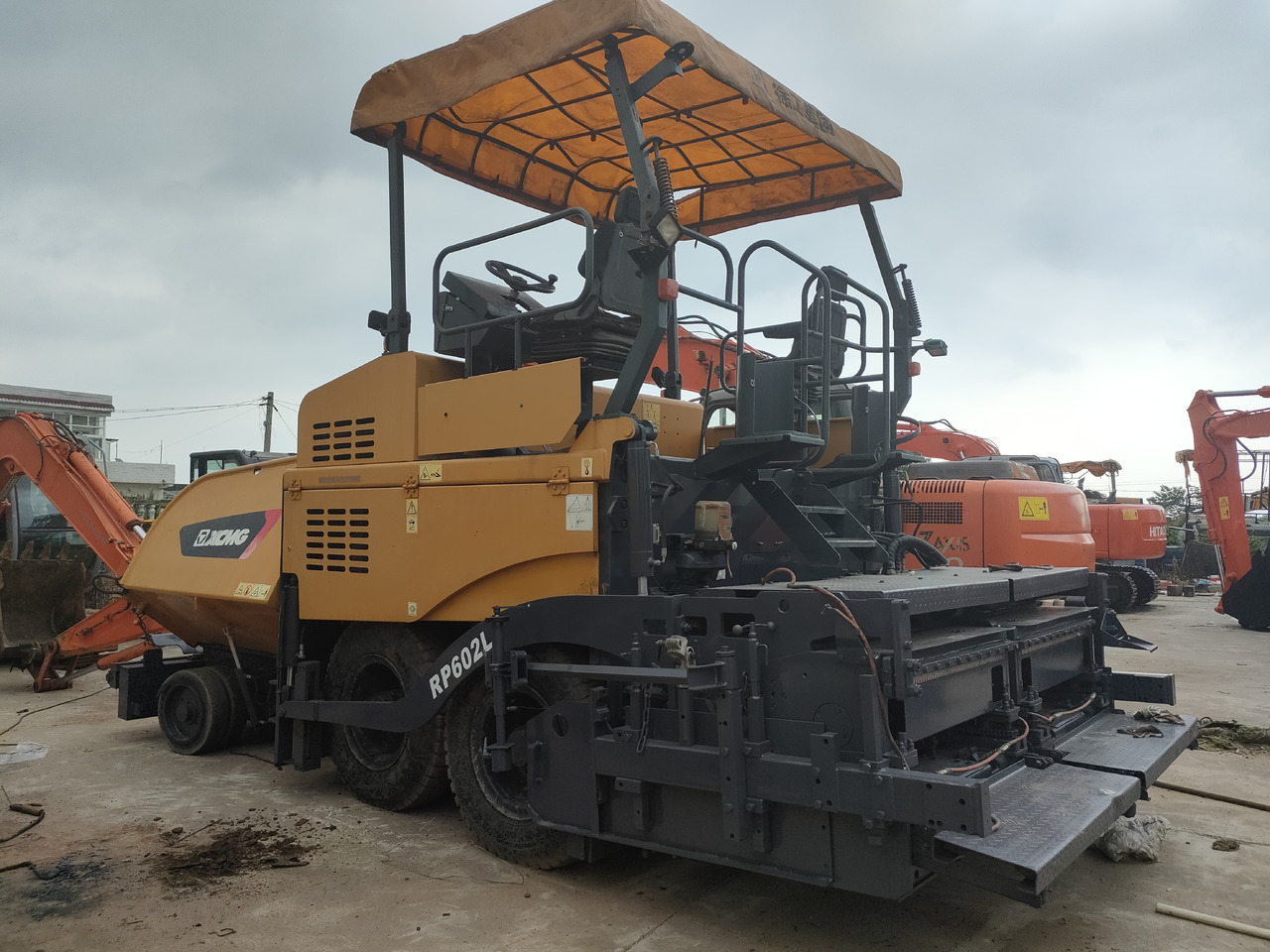 XCMG RP602L - Finišer za asfalt: slika XCMG RP602L - Finišer za asfalt XCMG RP602L - Finišer za asfalt: slika XCMG RP602L - Finišer za asfalt