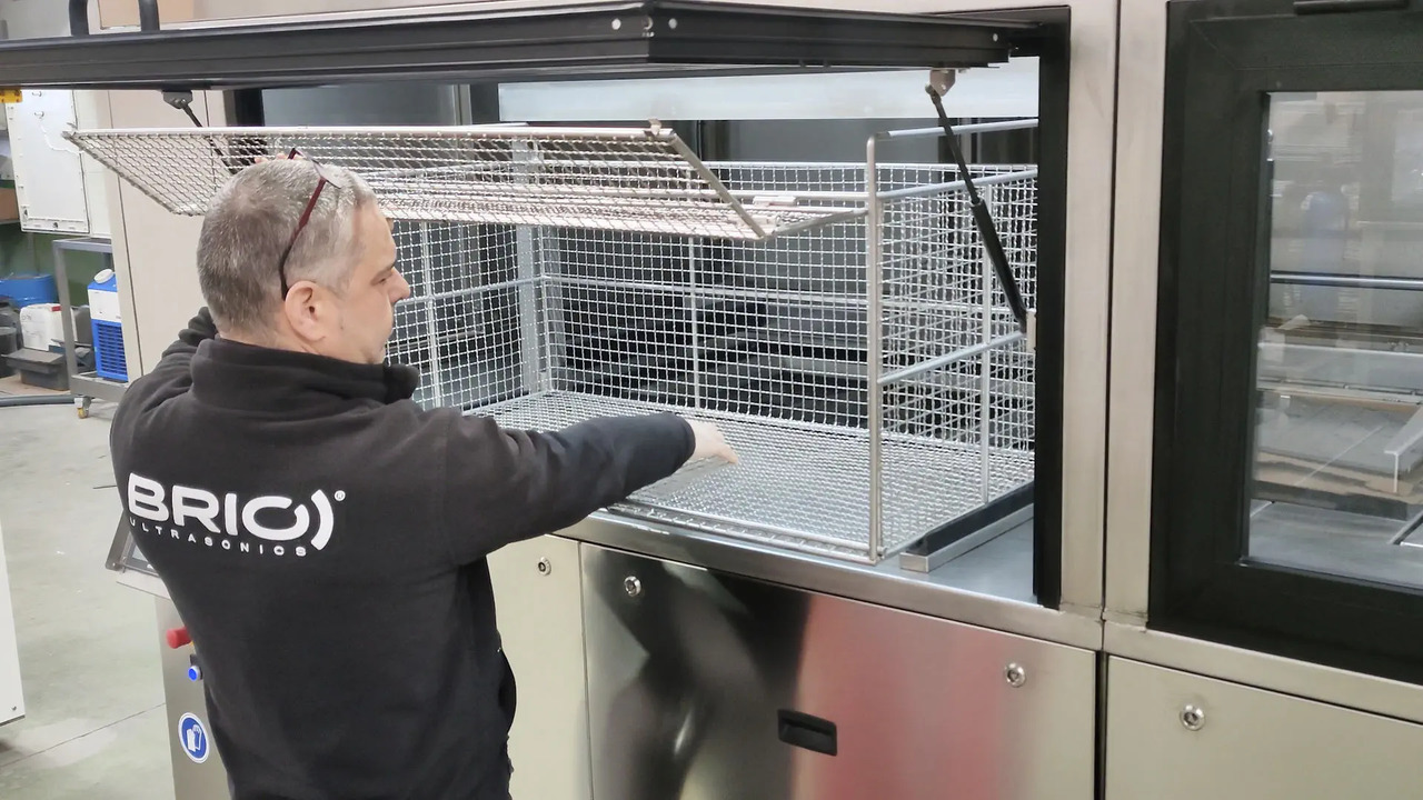 BRIO Ultrasonics BR-800 AMS Parts cleaning machine - Ultrazvučni čistač: slika BRIO Ultrasonics BR-800 AMS Parts cleaning machine - Ultrazvučni čistač BRIO Ultrasonics BR-800 AMS Parts cleaning machine - Ultrazvučni čistač: slika BRIO Ultrasonics BR-800 AMS Parts cleaning machine - Ultrazvučni čistač