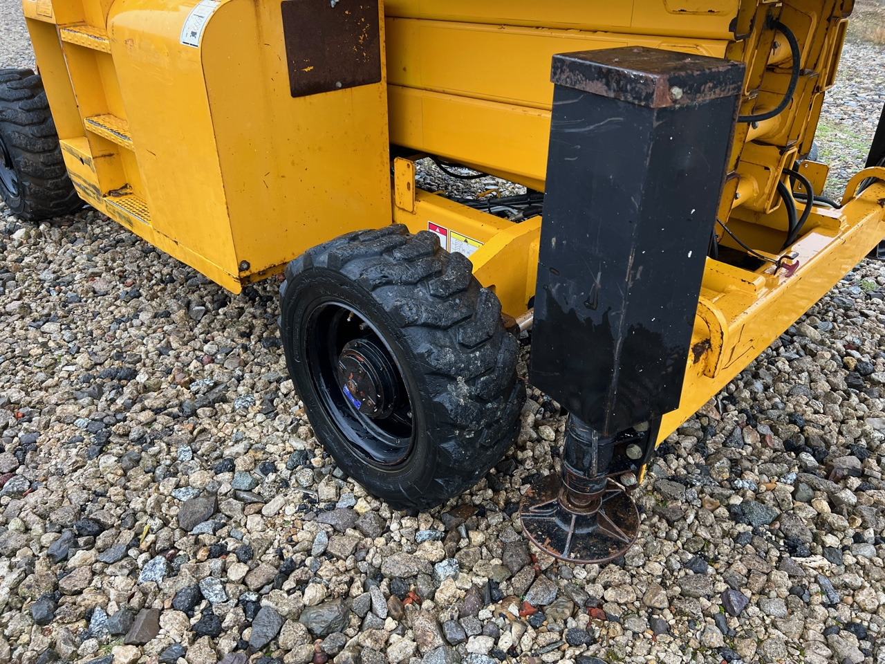 Škarasta podizna platforma HAULOTTE H15SXL: slika Škarasta podizna platforma HAULOTTE H15SXL