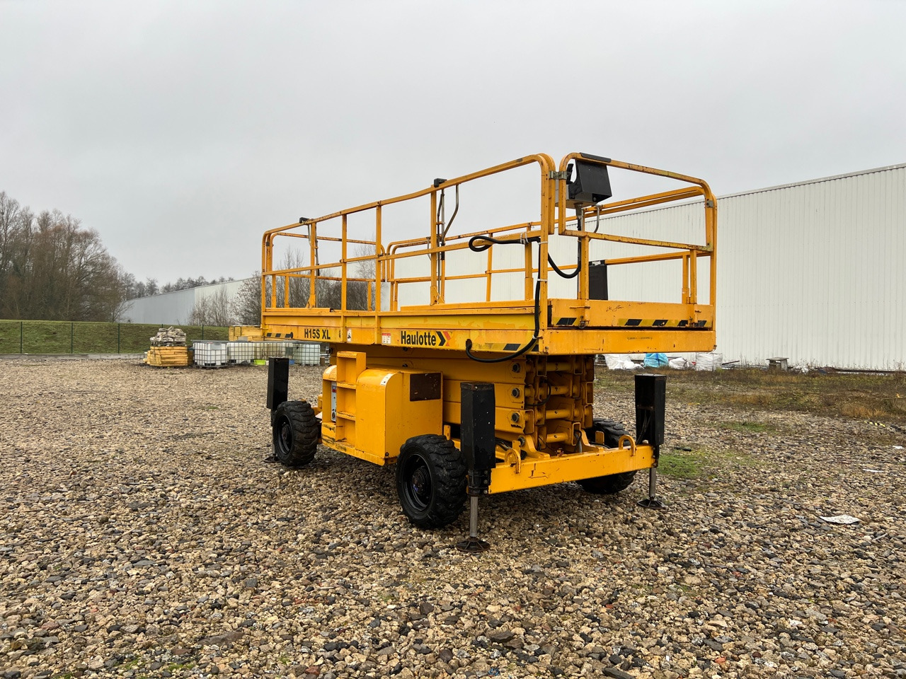 Škarasta podizna platforma HAULOTTE H15SXL: slika Škarasta podizna platforma HAULOTTE H15SXL