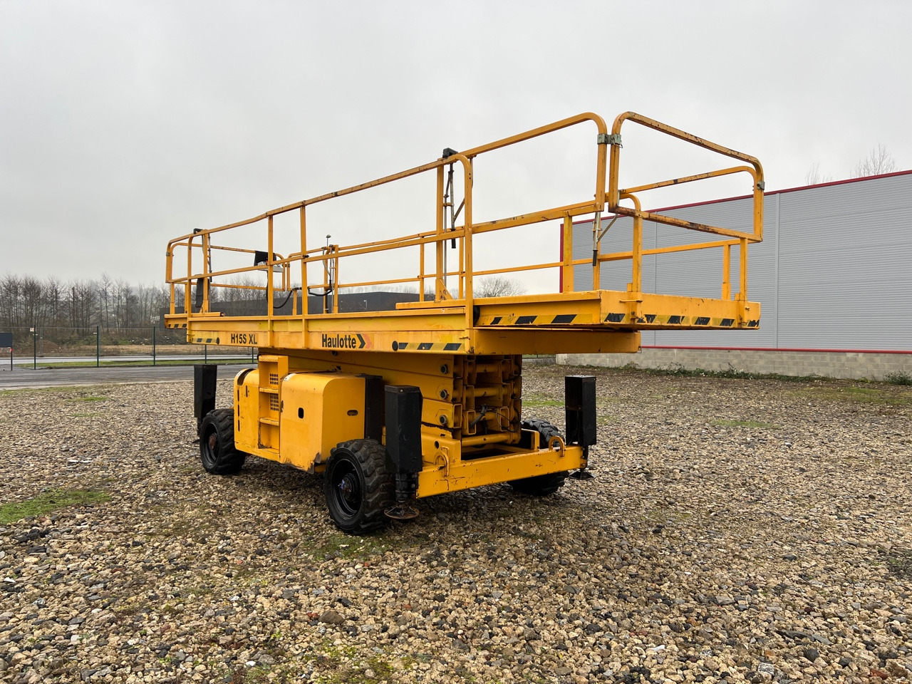 Škarasta podizna platforma HAULOTTE H15SXL: slika Škarasta podizna platforma HAULOTTE H15SXL
