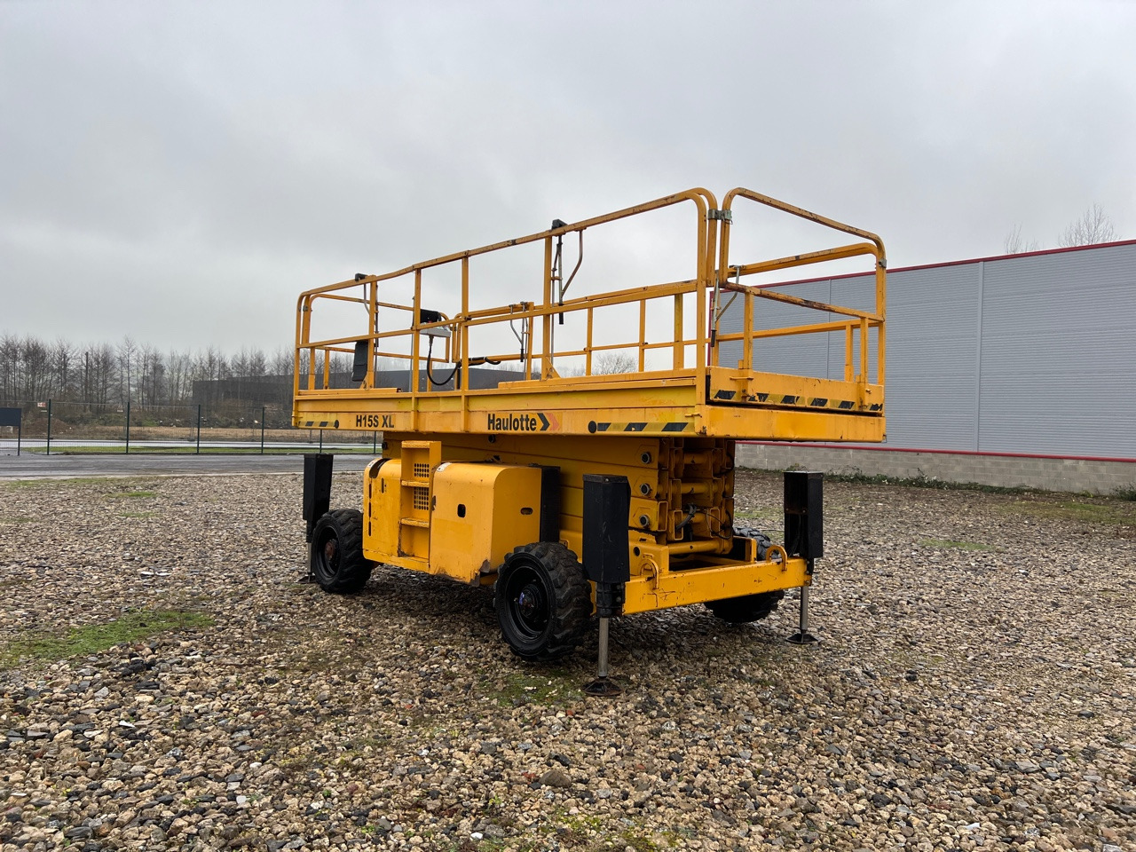 Škarasta podizna platforma HAULOTTE H15SXL: slika Škarasta podizna platforma HAULOTTE H15SXL