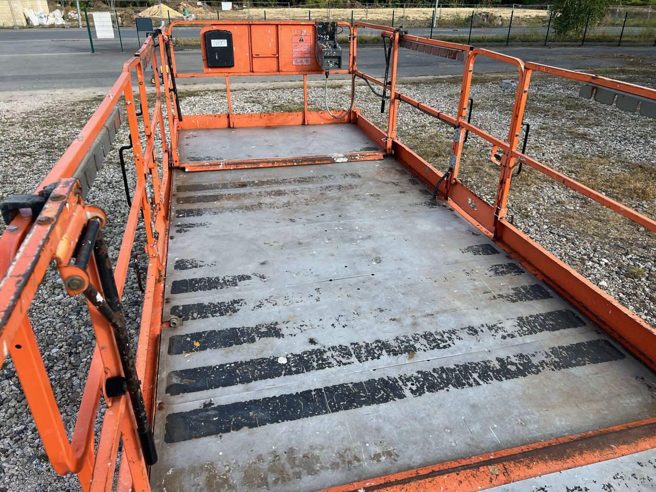 JLG 3394RT - Škarasta podizna platforma: slika JLG 3394RT - Škarasta podizna platforma JLG 3394RT - Škarasta podizna platforma: slika JLG 3394RT - Škarasta podizna platforma