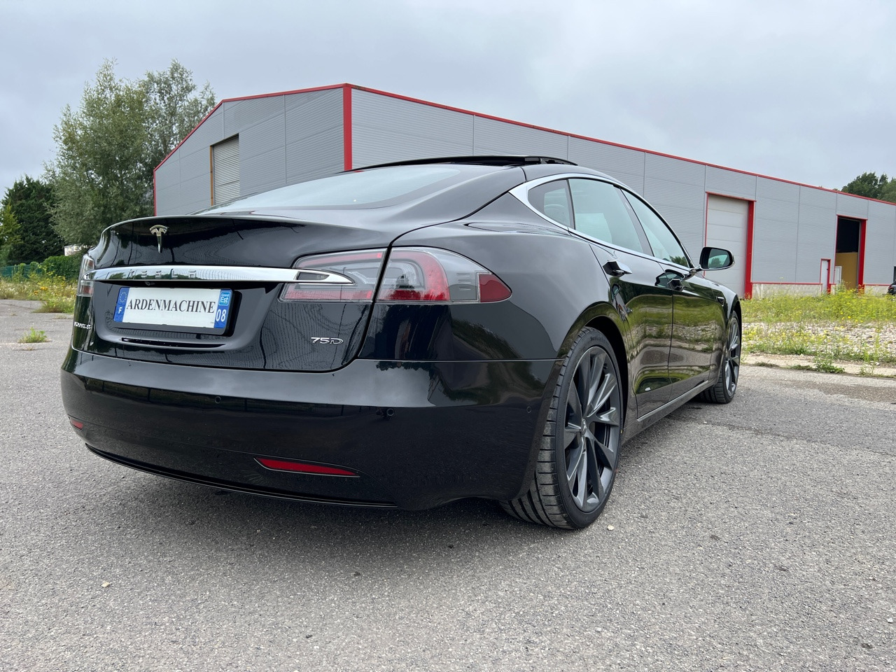 TESLA Model S 75D - Autopilot Amélioré – Phase 2 - Garantie - Limuzina: slika TESLA Model S 75D - Autopilot Amélioré – Phase 2 - Garantie - Limuzina TESLA Model S 75D - Autopilot Amélioré – Phase 2 - Garantie - Limuzina: slika TESLA Model S 75D - Autopilot Amélioré – Phase 2 - Garantie - Limuzina