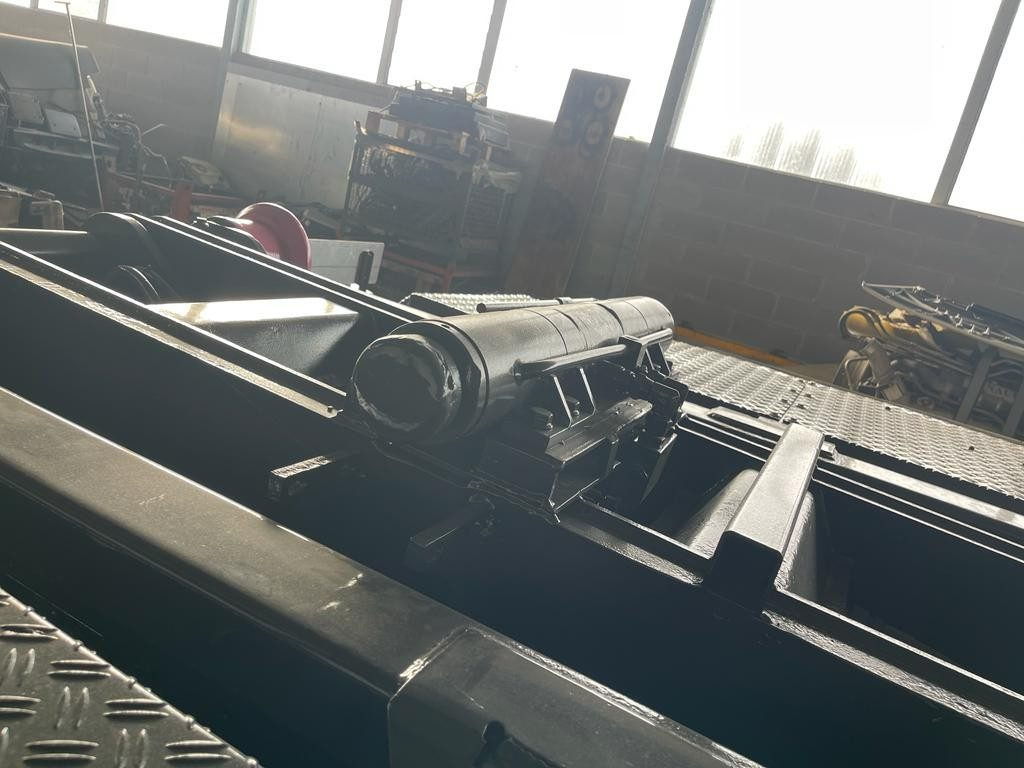 BLOCCAGGIO POSTERIORE INTERNO CON 2 PISTONI - Karoserija i eksterijer za Kamion: slika BLOCCAGGIO POSTERIORE INTERNO CON 2 PISTONI - Karoserija i eksterijer za Kamion BLOCCAGGIO POSTERIORE INTERNO CON 2 PISTONI - Karoserija i eksterijer za Kamion: slika BLOCCAGGIO POSTERIORE INTERNO CON 2 PISTONI - Karoserija i eksterijer za Kamion