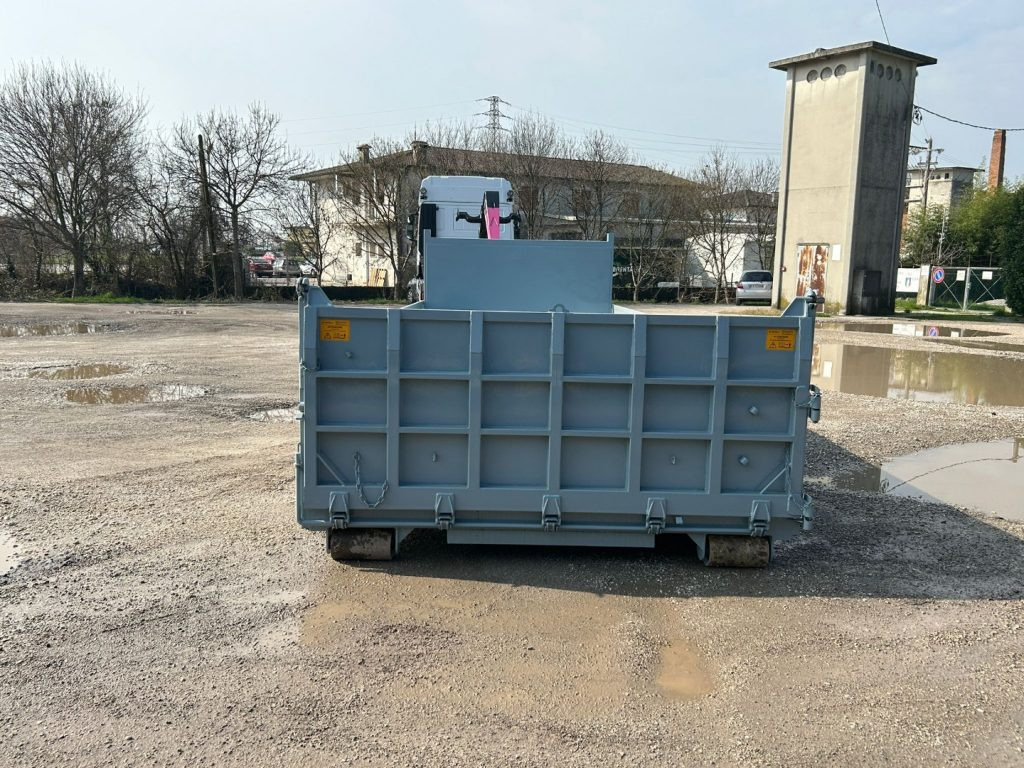 CONTAINER NUOVO A PIANALE CON SPONDE IN TR5 - Rolo kontejner: slika CONTAINER NUOVO A PIANALE CON SPONDE IN TR5 - Rolo kontejner CONTAINER NUOVO A PIANALE CON SPONDE IN TR5 - Rolo kontejner: slika CONTAINER NUOVO A PIANALE CON SPONDE IN TR5 - Rolo kontejner