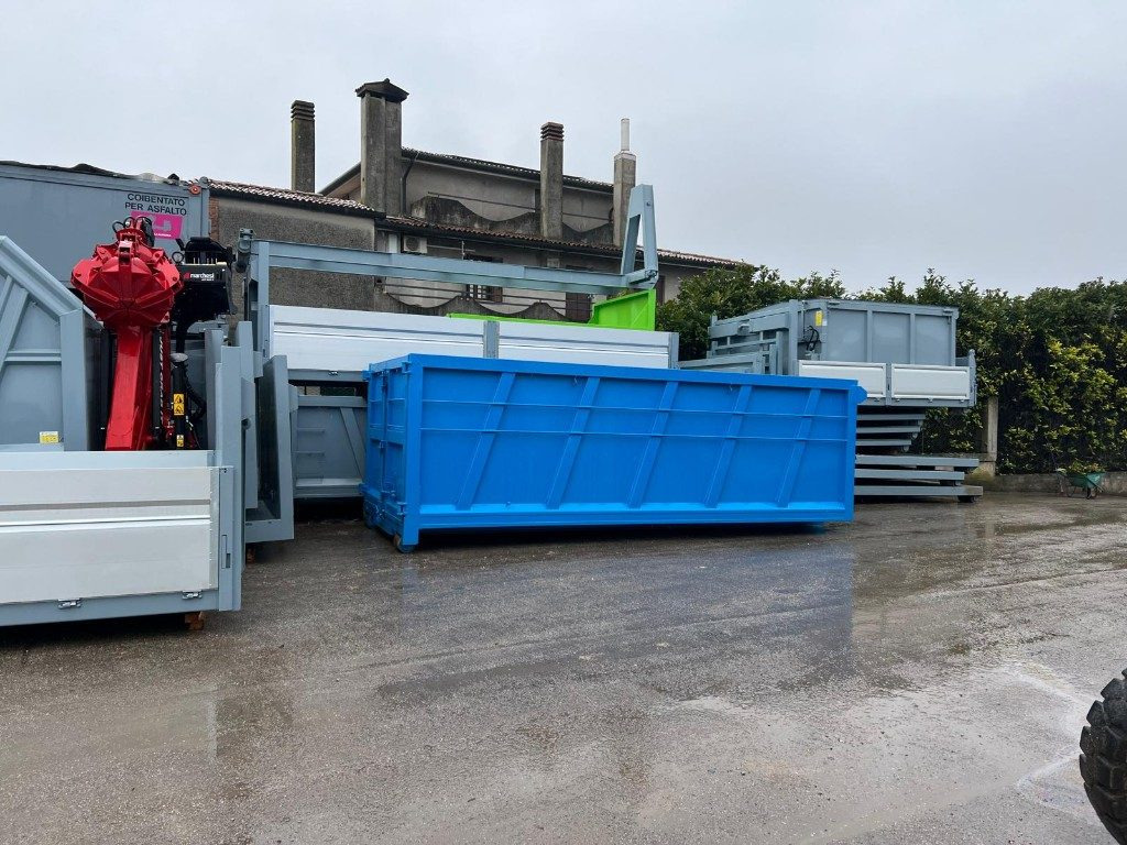 CONTAINER SCARRABILE NUOVO A CIELO APERTO - Rolo kontejner: slika CONTAINER SCARRABILE NUOVO A CIELO APERTO - Rolo kontejner CONTAINER SCARRABILE NUOVO A CIELO APERTO - Rolo kontejner: slika CONTAINER SCARRABILE NUOVO A CIELO APERTO - Rolo kontejner