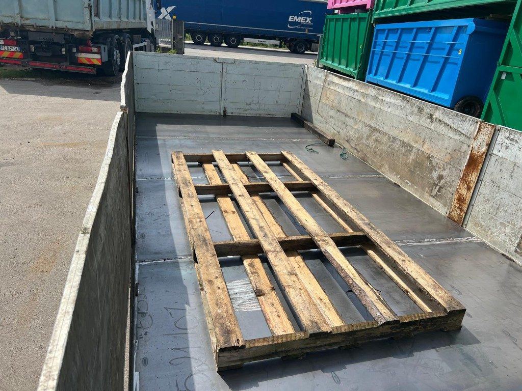 CONTAINER SCARRABILE USATO A PIANALE CON SPONDE - Rolo kontejner: slika CONTAINER SCARRABILE USATO A PIANALE CON SPONDE - Rolo kontejner CONTAINER SCARRABILE USATO A PIANALE CON SPONDE - Rolo kontejner: slika CONTAINER SCARRABILE USATO A PIANALE CON SPONDE - Rolo kontejner