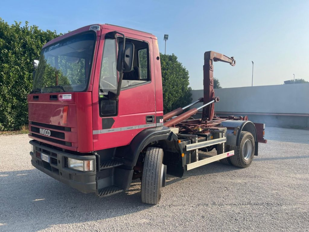 FIAT IVECO EUROCARGO 150E23 - Kamion s kukastom dizalicom: slika FIAT IVECO EUROCARGO 150E23 - Kamion s kukastom dizalicom FIAT IVECO EUROCARGO 150E23 - Kamion s kukastom dizalicom: slika FIAT IVECO EUROCARGO 150E23 - Kamion s kukastom dizalicom