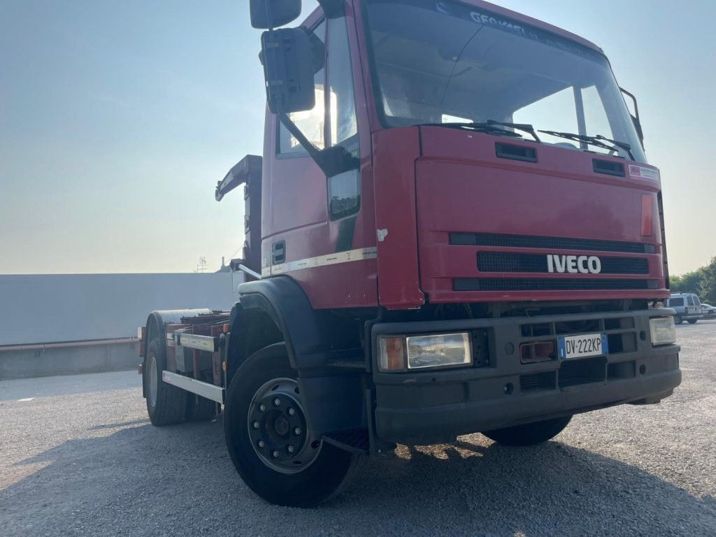 FIAT IVECO EUROCARGO 150E23 - Kamion s kukastom dizalicom: slika FIAT IVECO EUROCARGO 150E23 - Kamion s kukastom dizalicom FIAT IVECO EUROCARGO 150E23 - Kamion s kukastom dizalicom: slika FIAT IVECO EUROCARGO 150E23 - Kamion s kukastom dizalicom