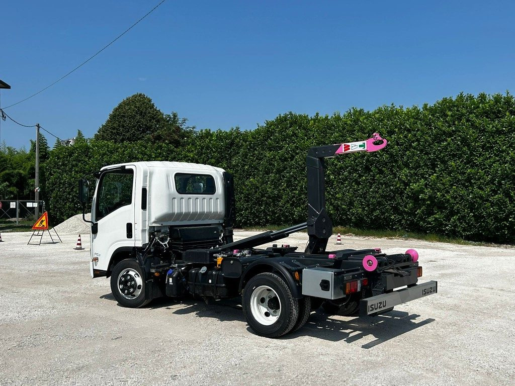 ISUZU P75 NUOVO SCARRABILE - Kamion s kukastom dizalicom: slika ISUZU P75 NUOVO SCARRABILE - Kamion s kukastom dizalicom ISUZU P75 NUOVO SCARRABILE - Kamion s kukastom dizalicom: slika ISUZU P75 NUOVO SCARRABILE - Kamion s kukastom dizalicom