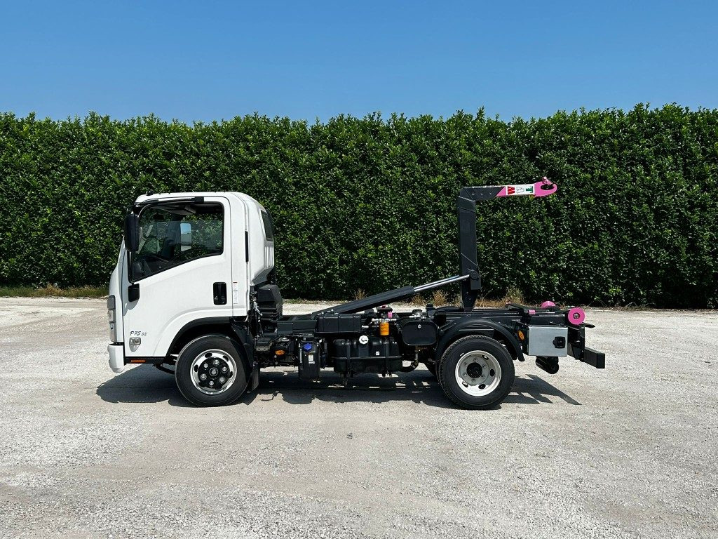 ISUZU P75 NUOVO SCARRABILE - Kamion s kukastom dizalicom: slika ISUZU P75 NUOVO SCARRABILE - Kamion s kukastom dizalicom ISUZU P75 NUOVO SCARRABILE - Kamion s kukastom dizalicom: slika ISUZU P75 NUOVO SCARRABILE - Kamion s kukastom dizalicom