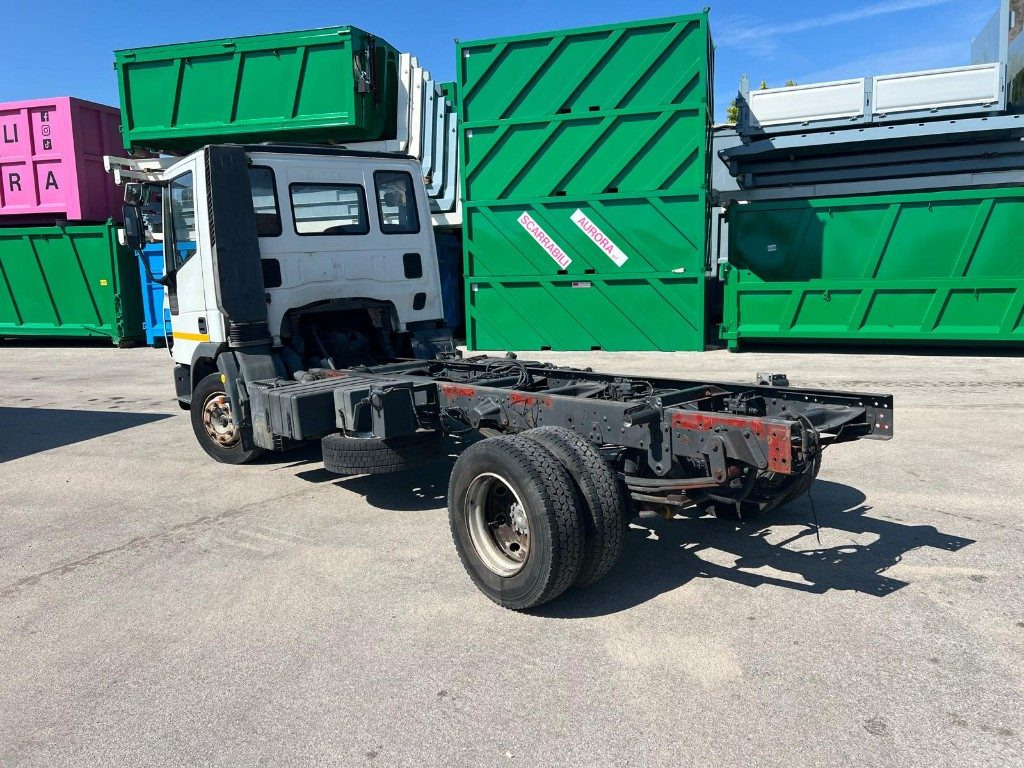 IVECO 80E15 A TELAIO - Kamion-šasija: slika IVECO 80E15 A TELAIO - Kamion-šasija IVECO 80E15 A TELAIO - Kamion-šasija: slika IVECO 80E15 A TELAIO - Kamion-šasija